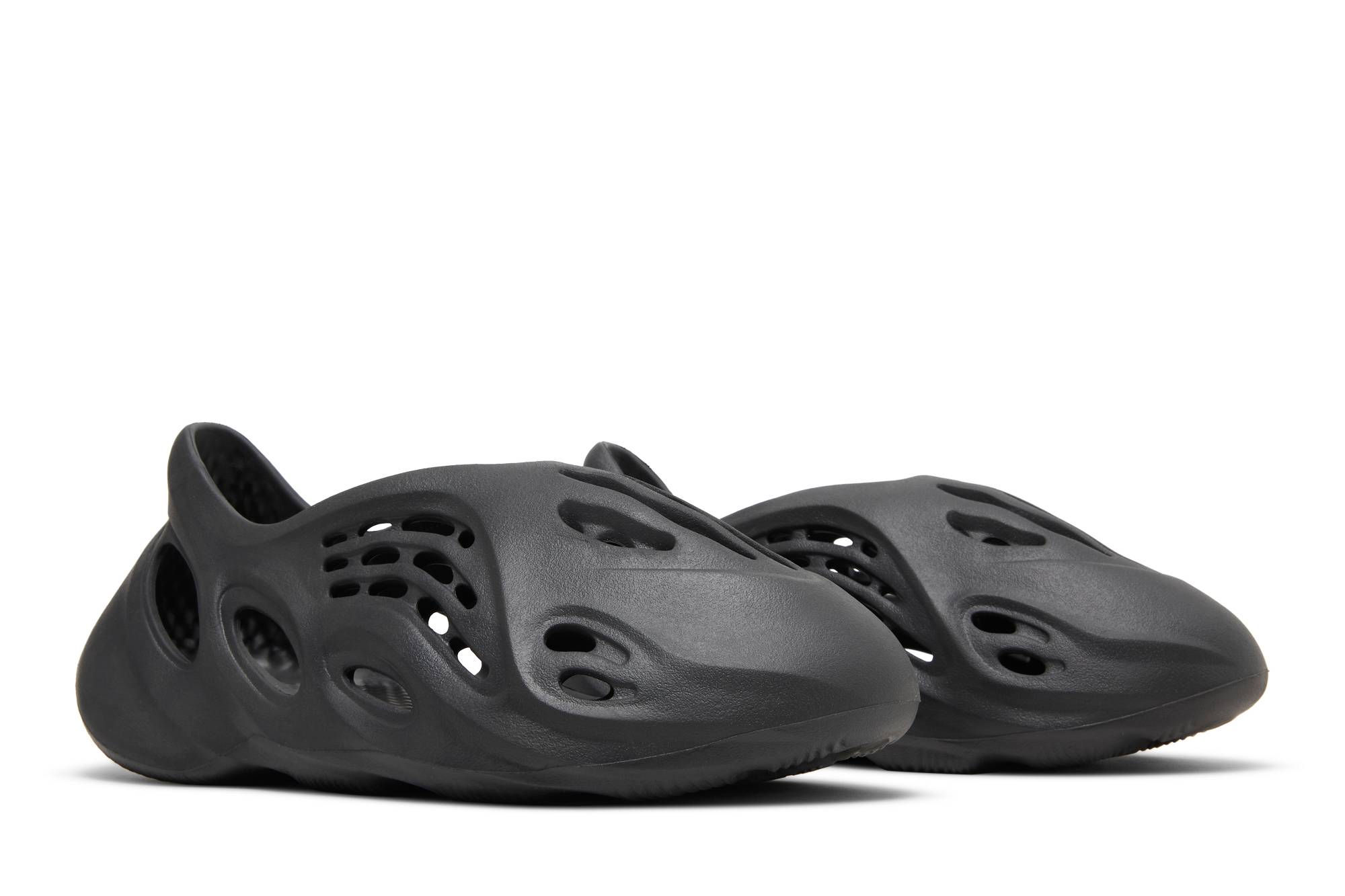 adidas-yeezy-foam-runner-onyx-hp8739-y0qs3.jpeg