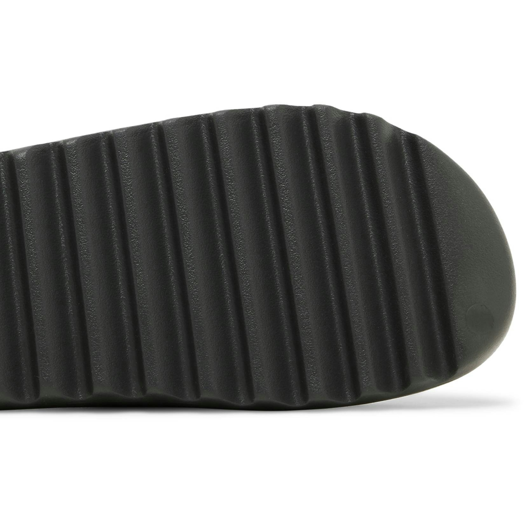 adidas-yeezy-slides-dark-onyx-id5103-pdmng.jpeg