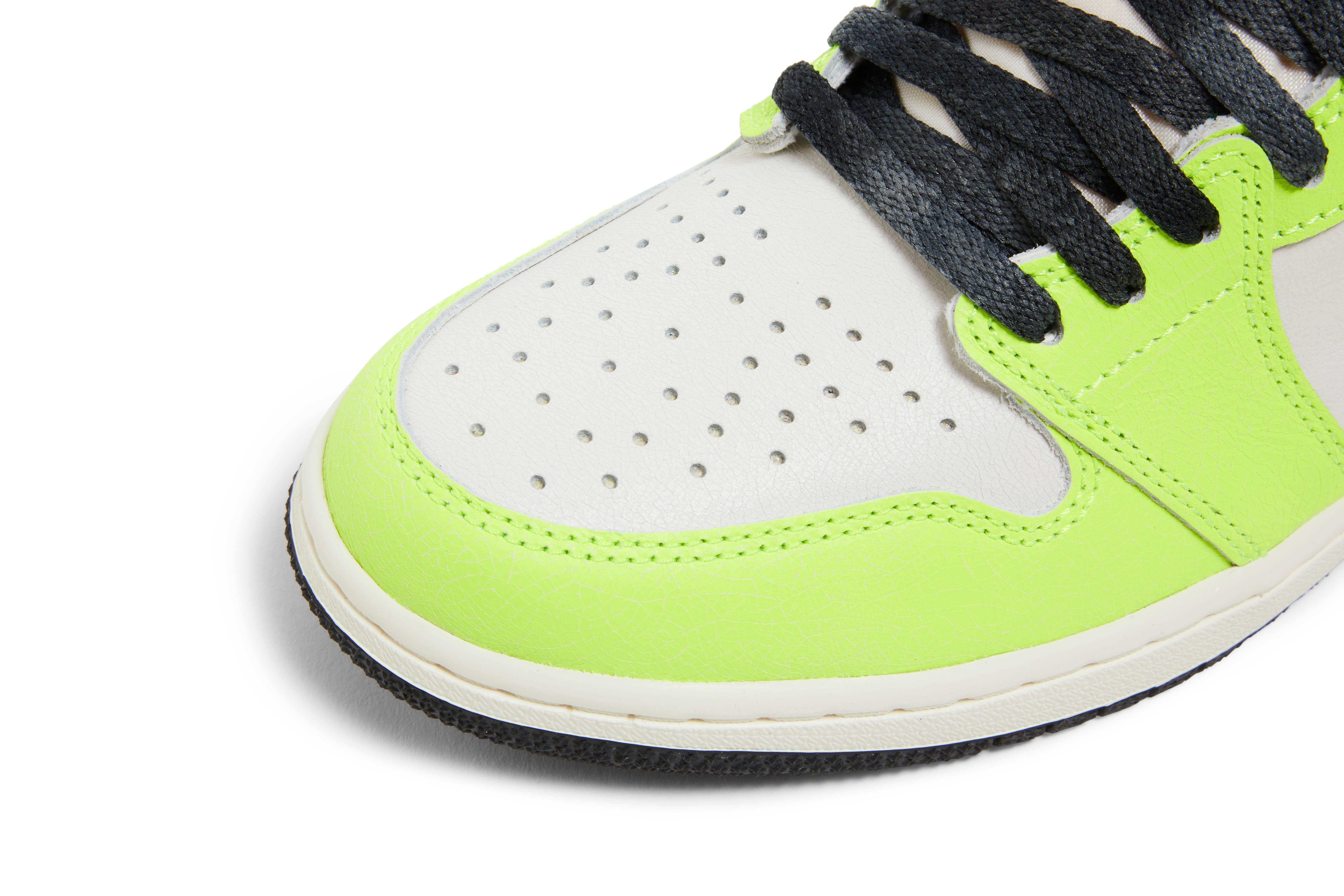 air-jordan-1-high-og-volt-555088-702-nicesnk-3egpt.jpeg