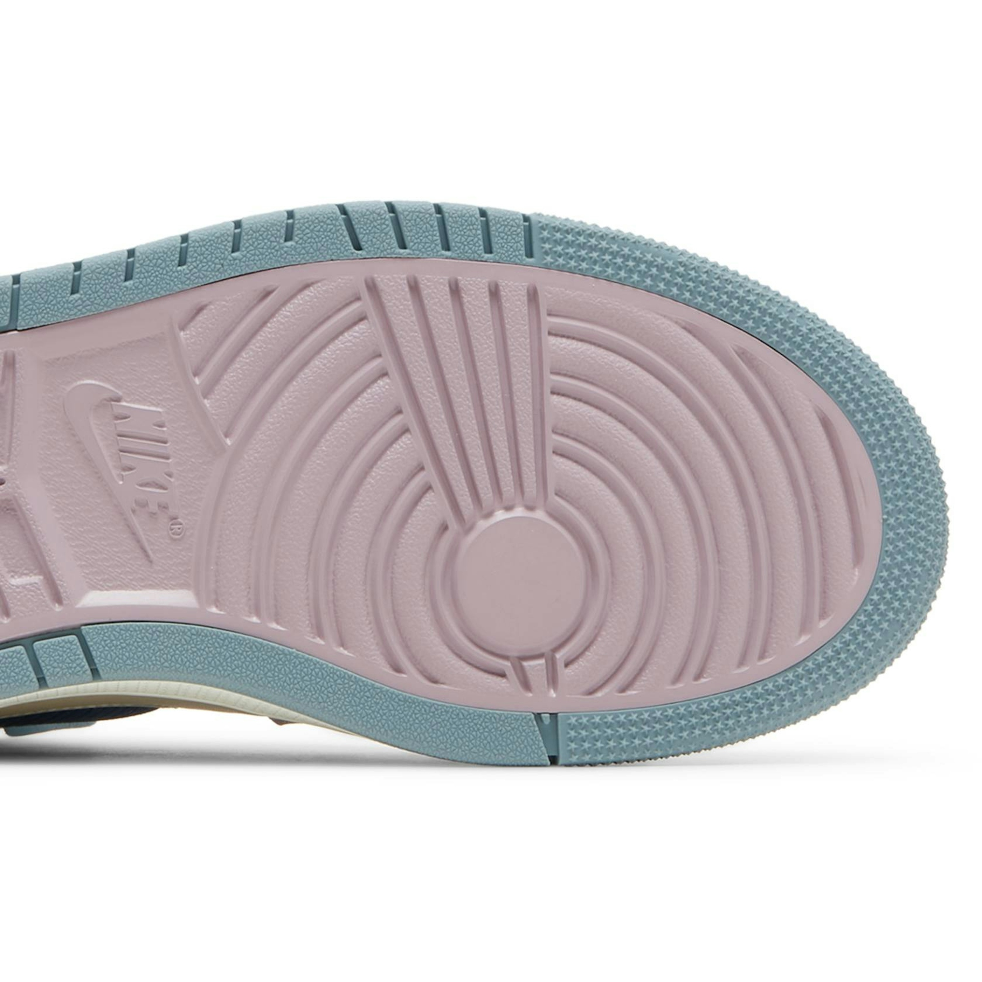 air-jordan-1-high-zoom-air-cmft-celestine-blue-dq5091-041-6qvim.jpeg
