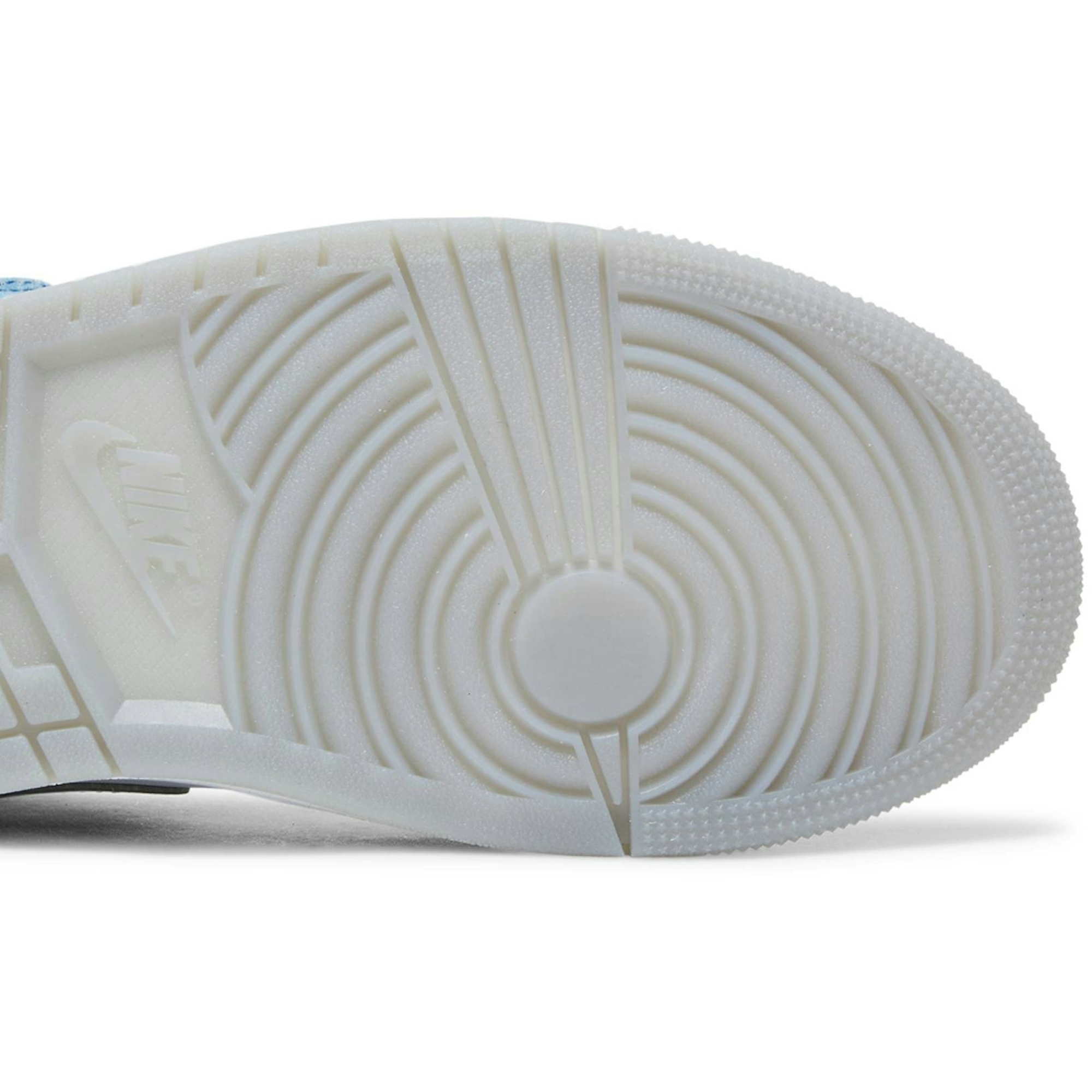 air-jordan-1-mid-french-blue-fire-red-dn3706-401-zk9gy.jpeg