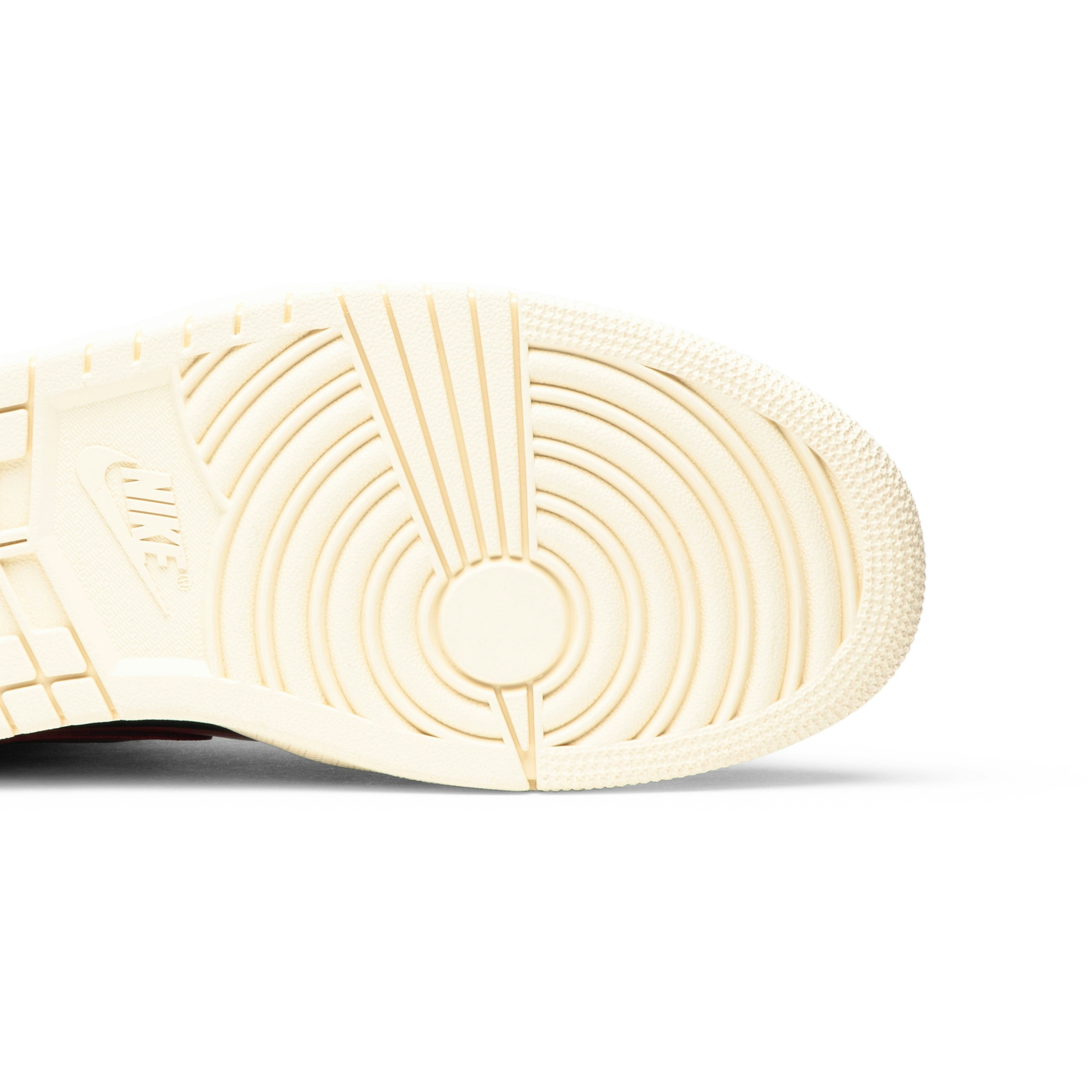 air-jordan-1-retro-high-og-couture-bq6682-006-nicesnk-wmlsu.jpeg