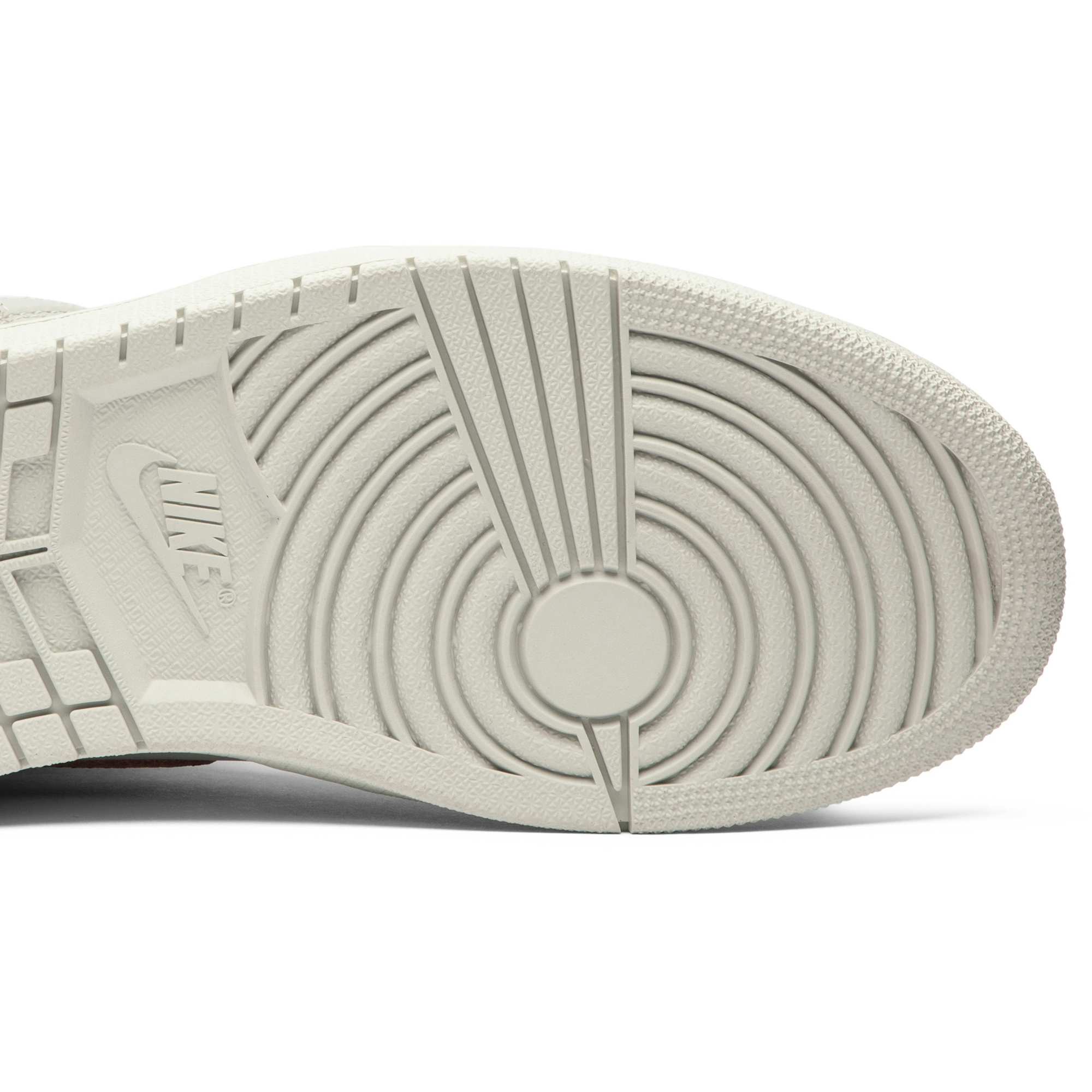 air-jordan-1-retro-high-sb-nyc-to-paris-cd6578-006-2vp5x.jpeg