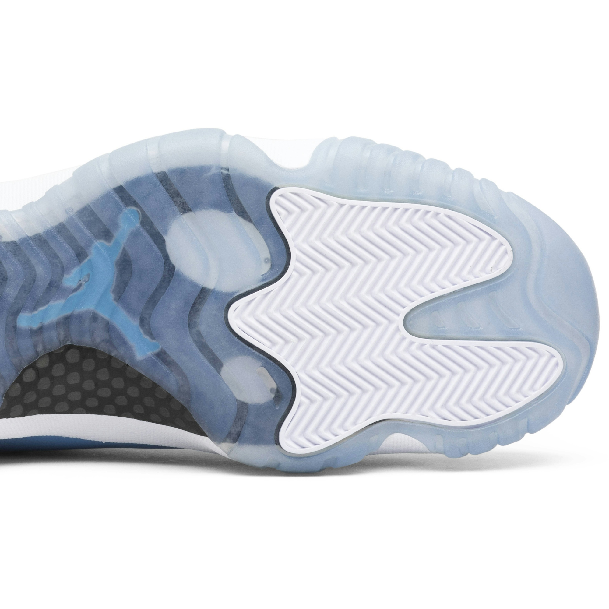 air-jordan-11-retro-pantone-689479-405-nicesnk-uplaw.jpeg