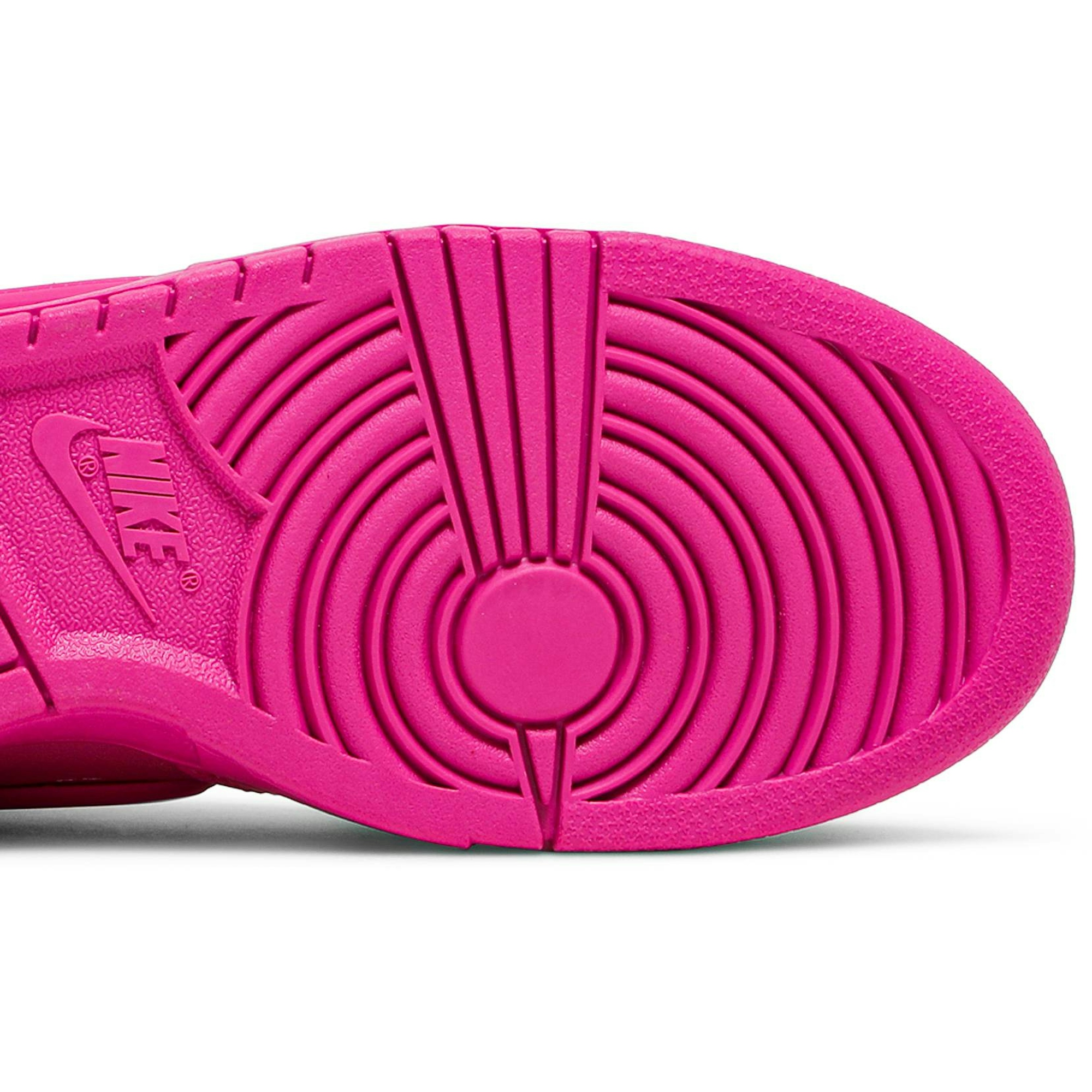 ambush-x-nike-dunk-high-cosmic-fuchsia-cu7544-600-7hnsj.jpeg
