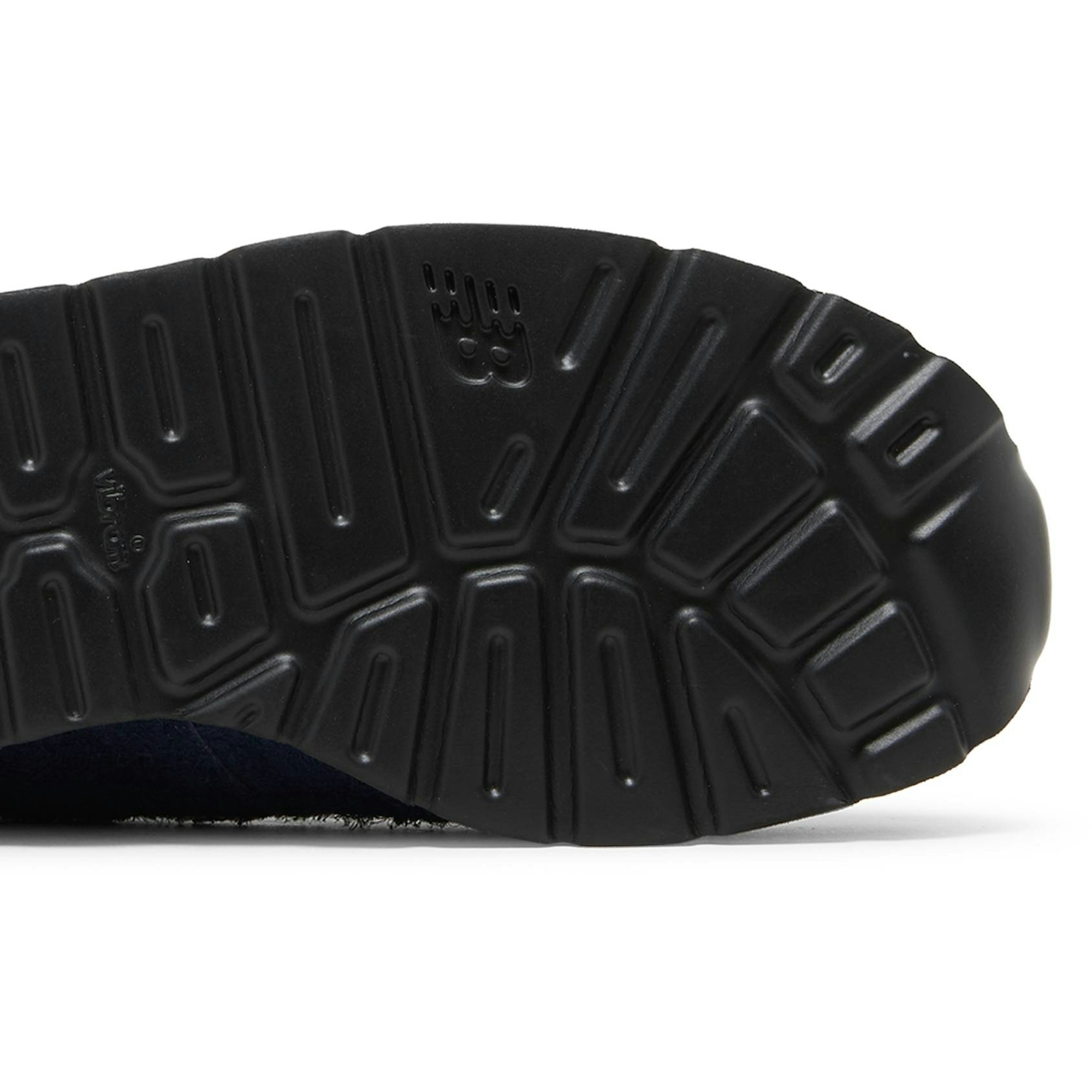 carhartt-wip-x-new-balance-990v1-made-in-usa-sculpture-center-m990ch1-1bh7c.jpeg