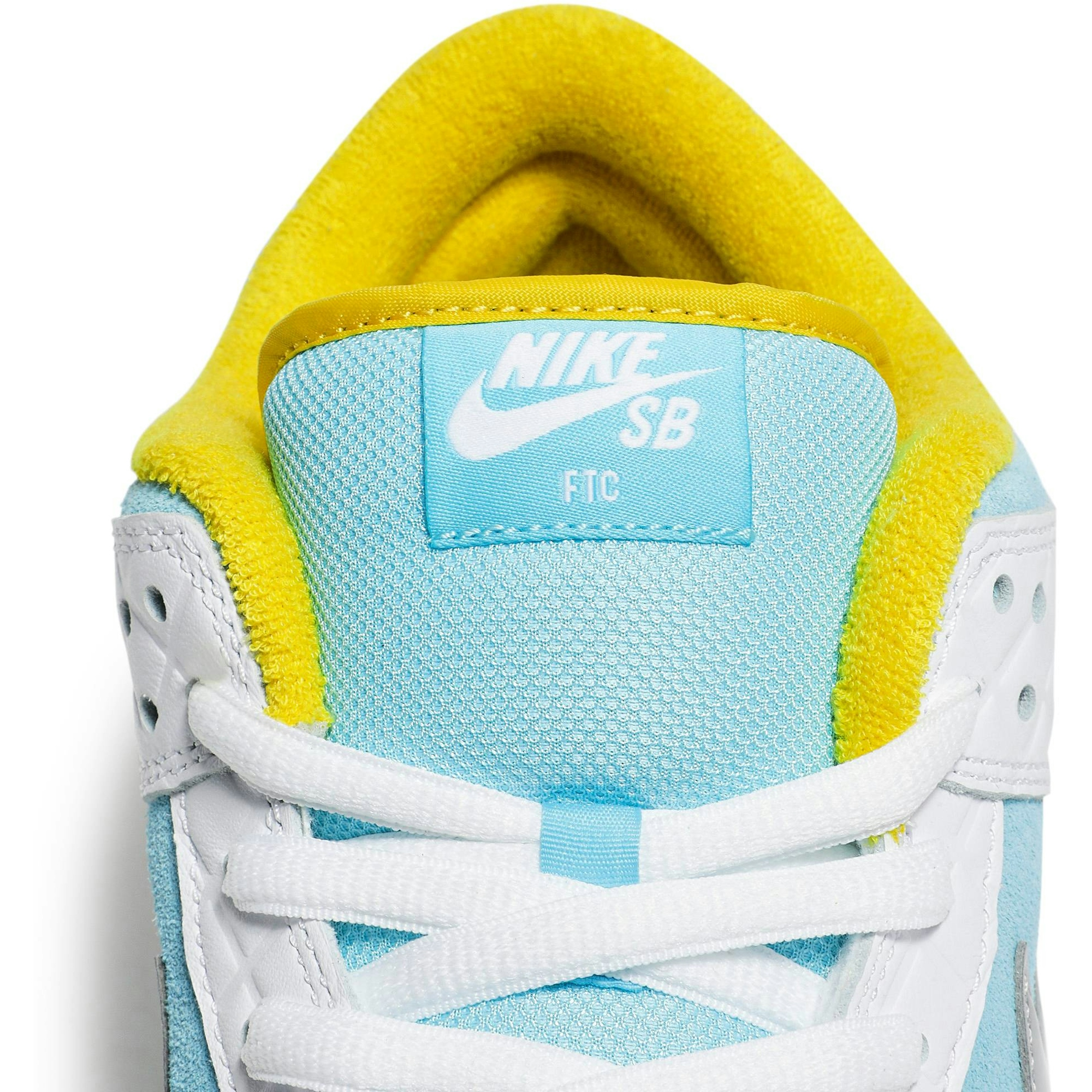 ftc-x-nike-sb-dunk-low-lagoon-pulse-dh7687-400-05ylb.jpeg