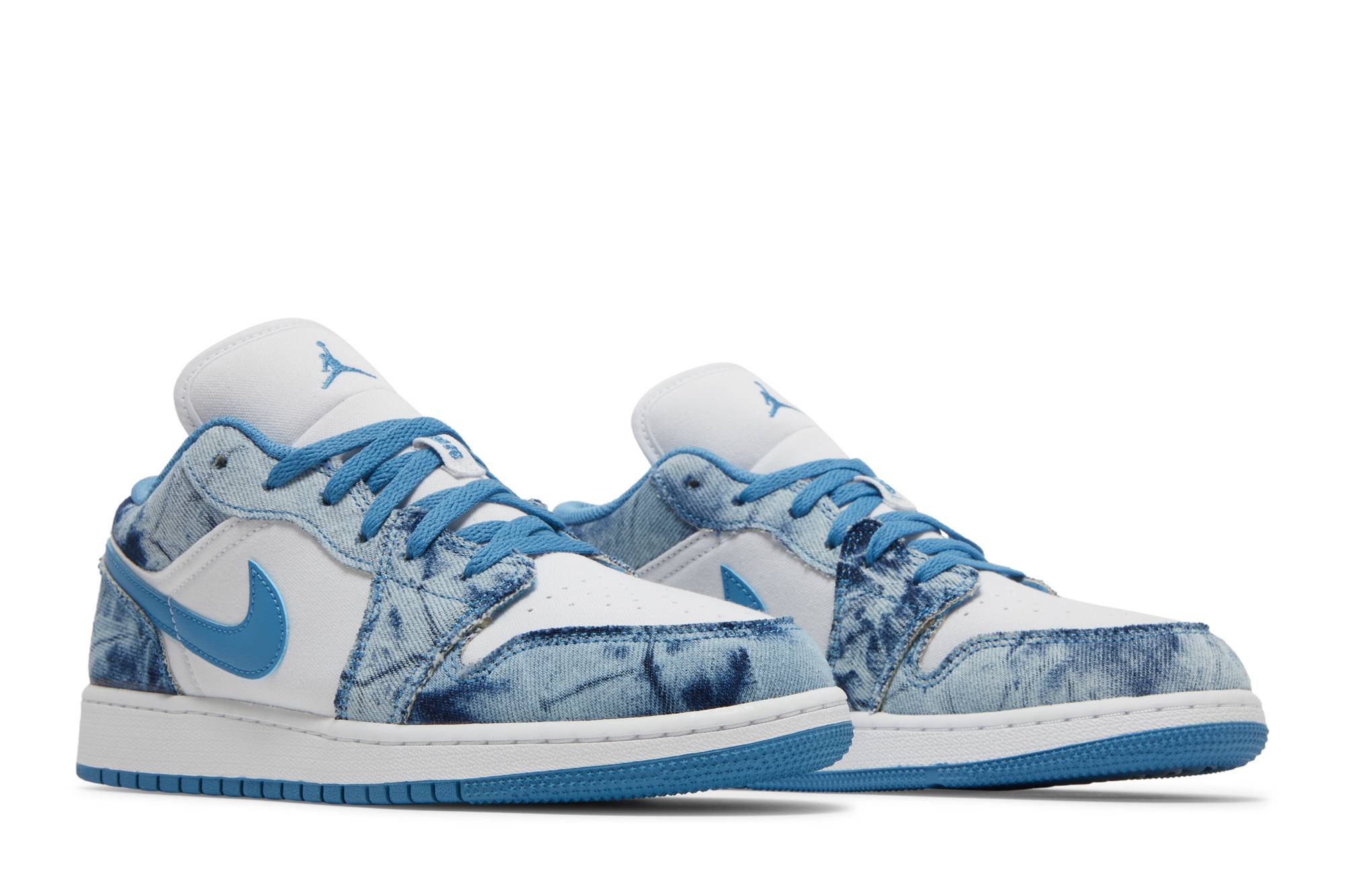 grade-school-air-jordan-1-low-washed-denim-dm8947-100-pn6sh.jpeg