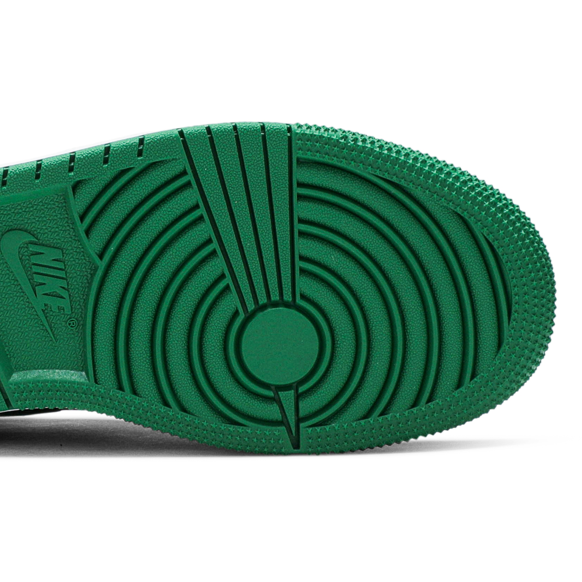 grade-school-air-jordan-1-retro-high-og-pine-green-20-575441-030-0vsa0.jpeg