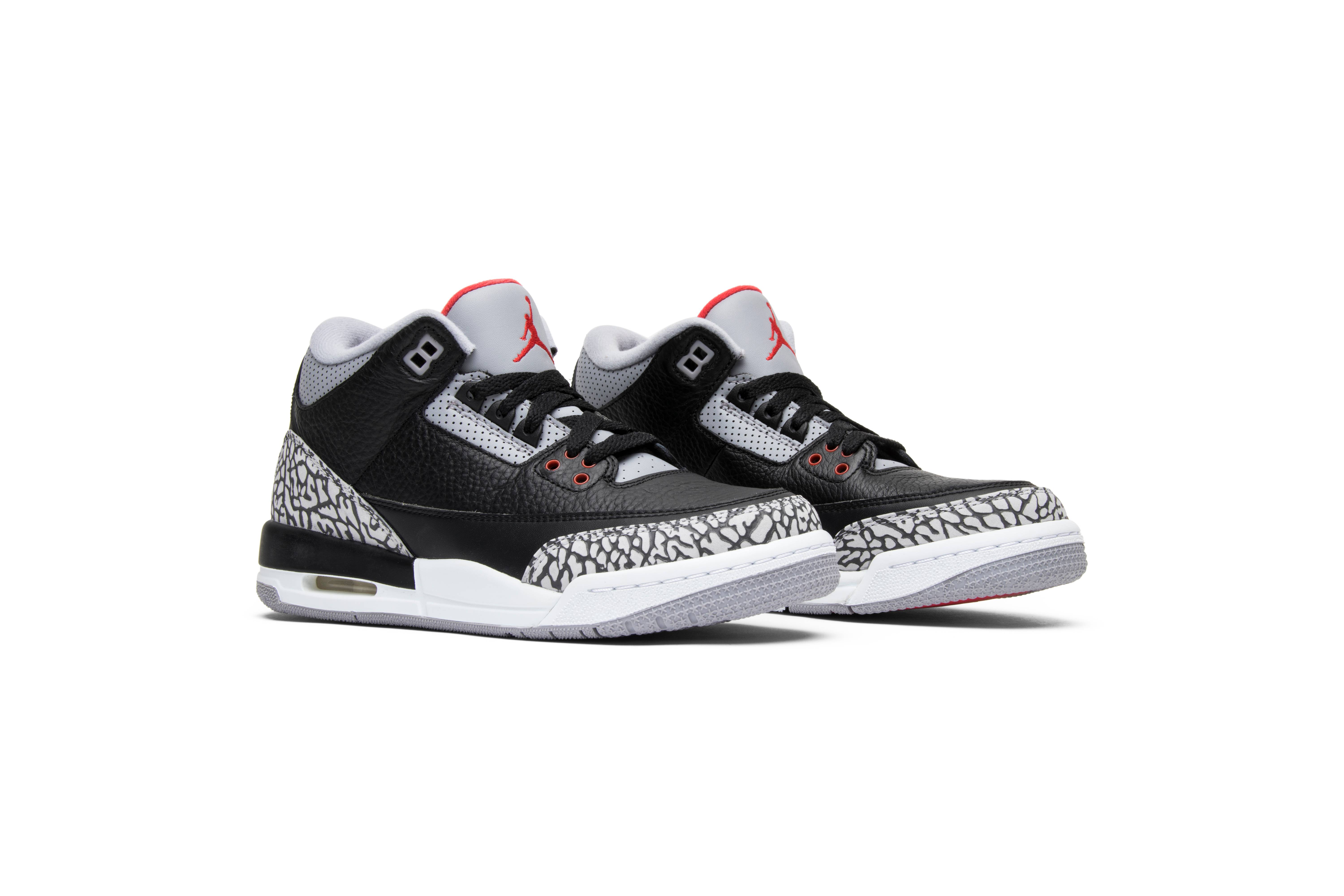 grade-school-air-jordan-3-retro-og-black-cement-2018-854261-001-yxfyn.jpeg