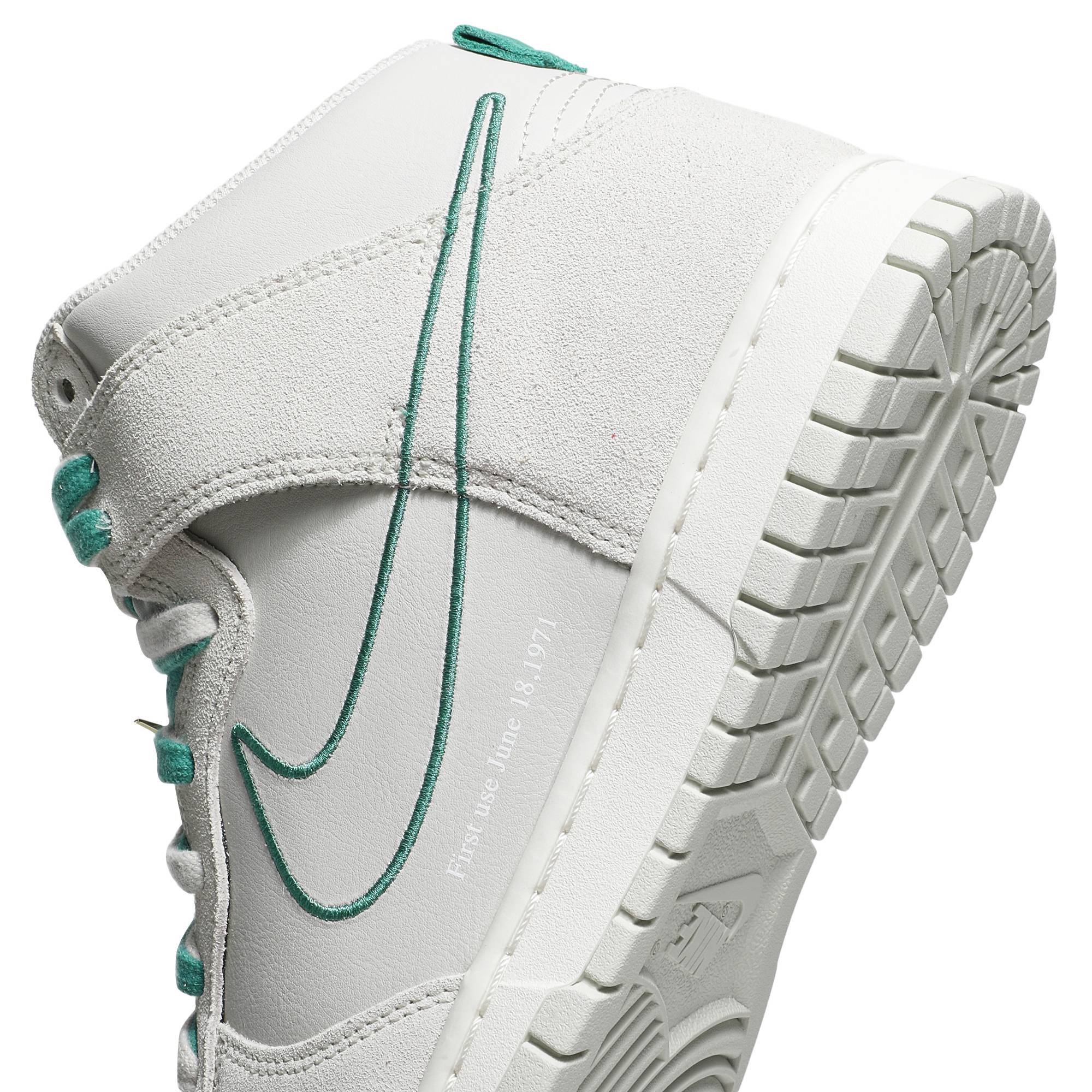 grade-school-nike-dunk-high-se-first-use-pack-green-noise-dd0733-001-nicesnk-iisau.jpeg