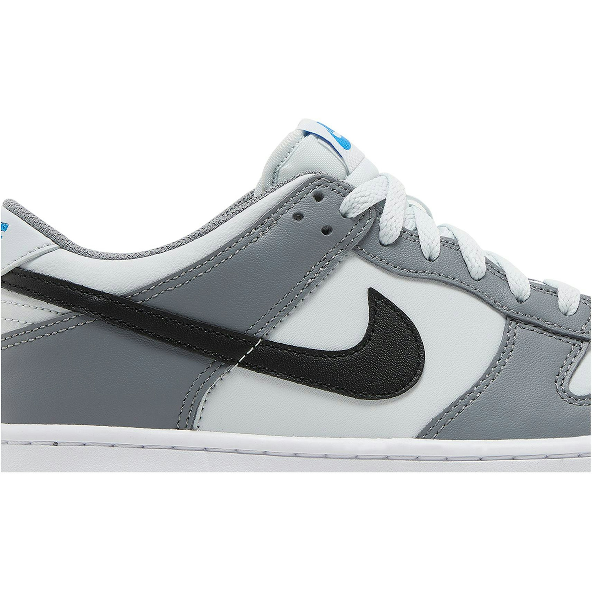 grade-school-nike-dunk-low-cool-grey-photo-blue-fb9109-001-bzdli.jpeg