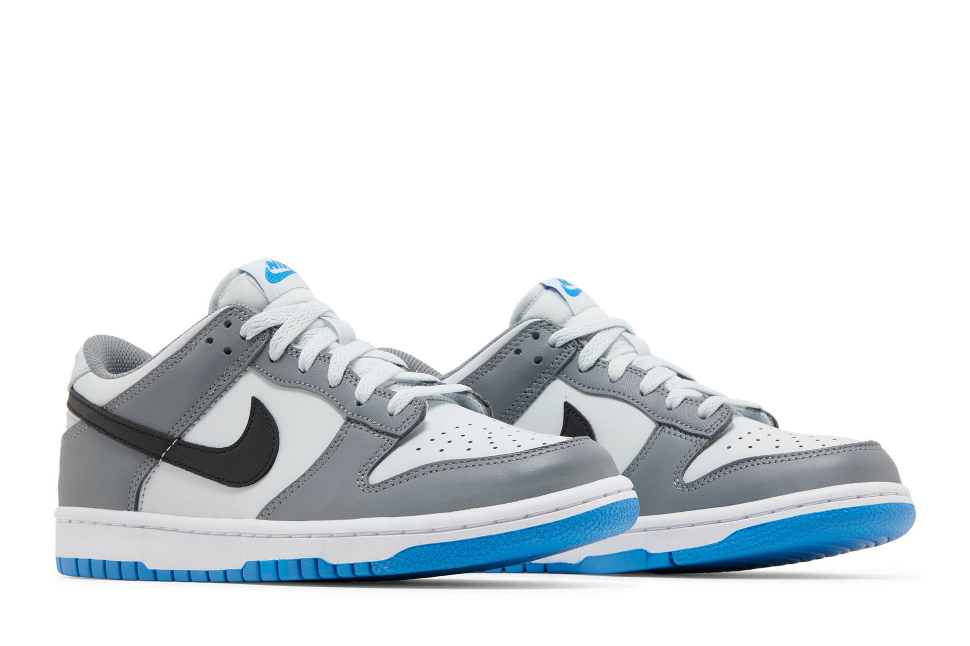 grade-school-nike-dunk-low-cool-grey-photo-blue-fb9109-001-odyp6.jpeg