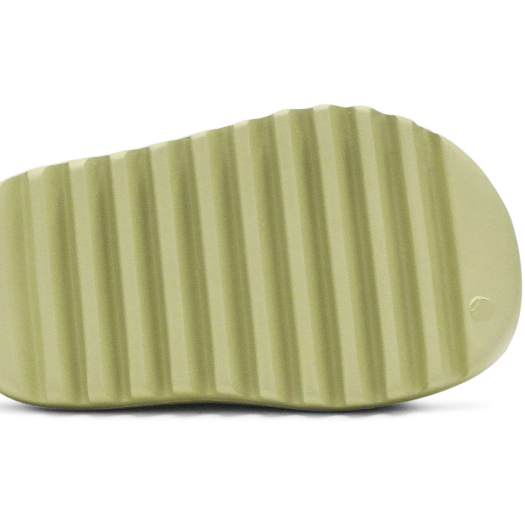 kids-adidas-yeezy-slides-resin-2020-fx0495-oegdq.jpeg