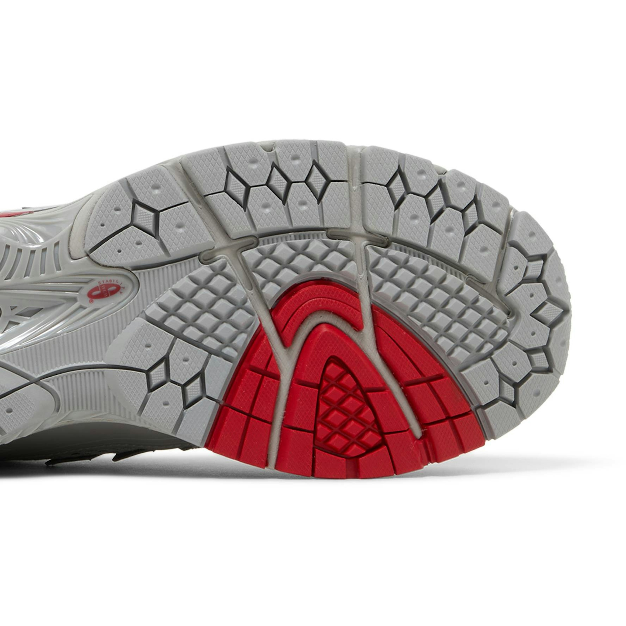 new-balance-1906r-grey-deep-red-m1906rjc-w4lwy.jpeg