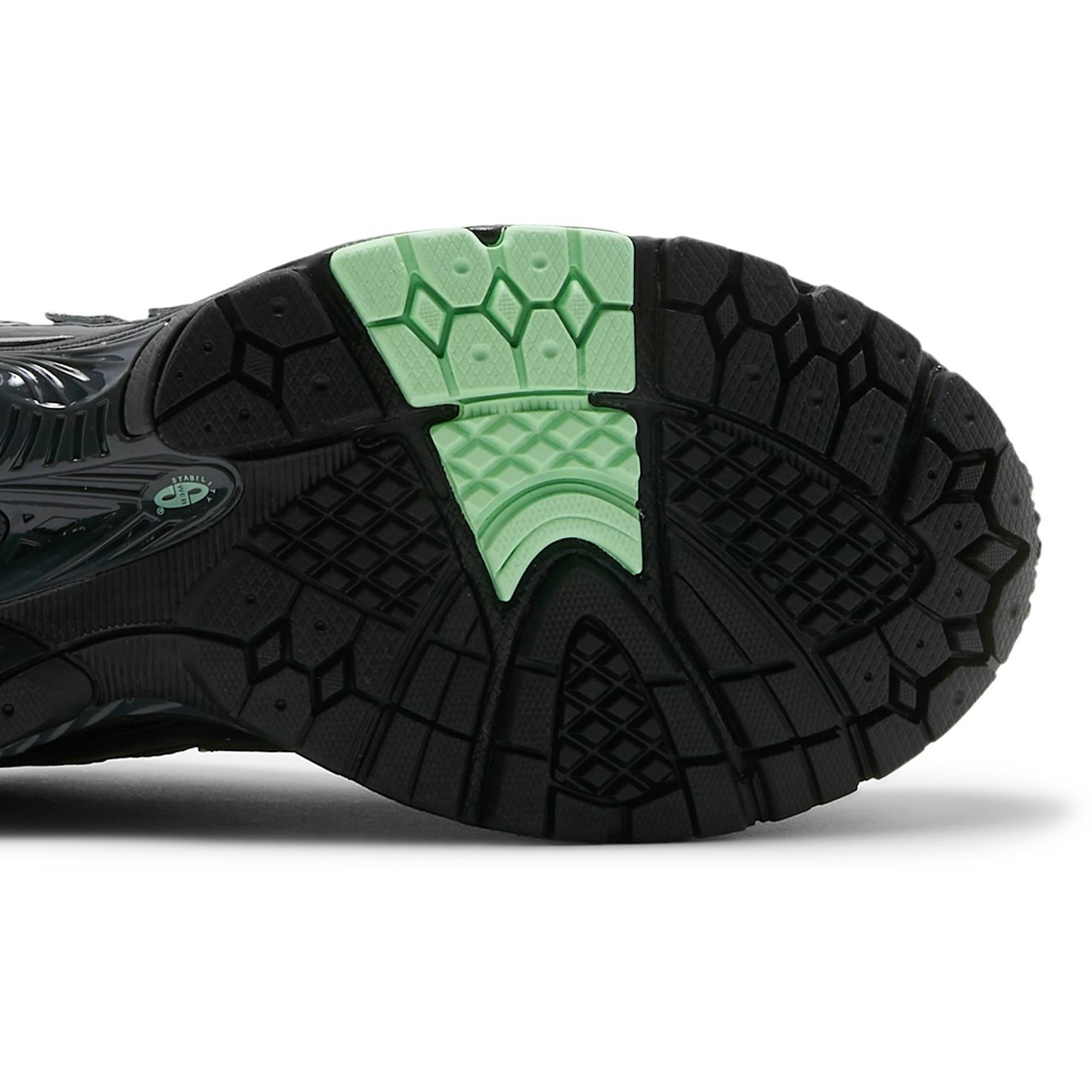 new-balance-2002r-black-silver-green-m2002rld-nicesnk-mjhmj.jpeg
