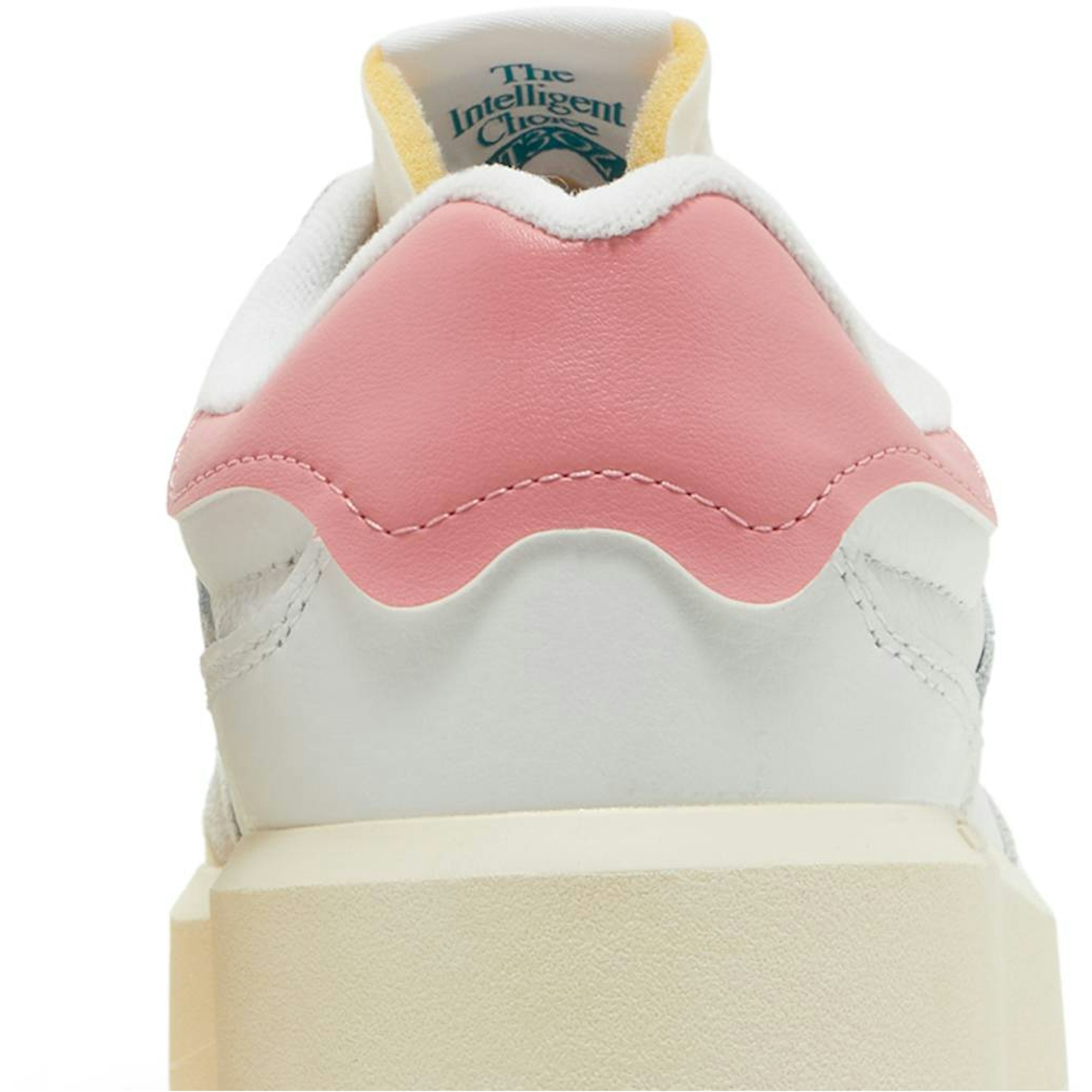 new-balance-302-white-natural-pink-ct302oc-rrn5t.jpeg