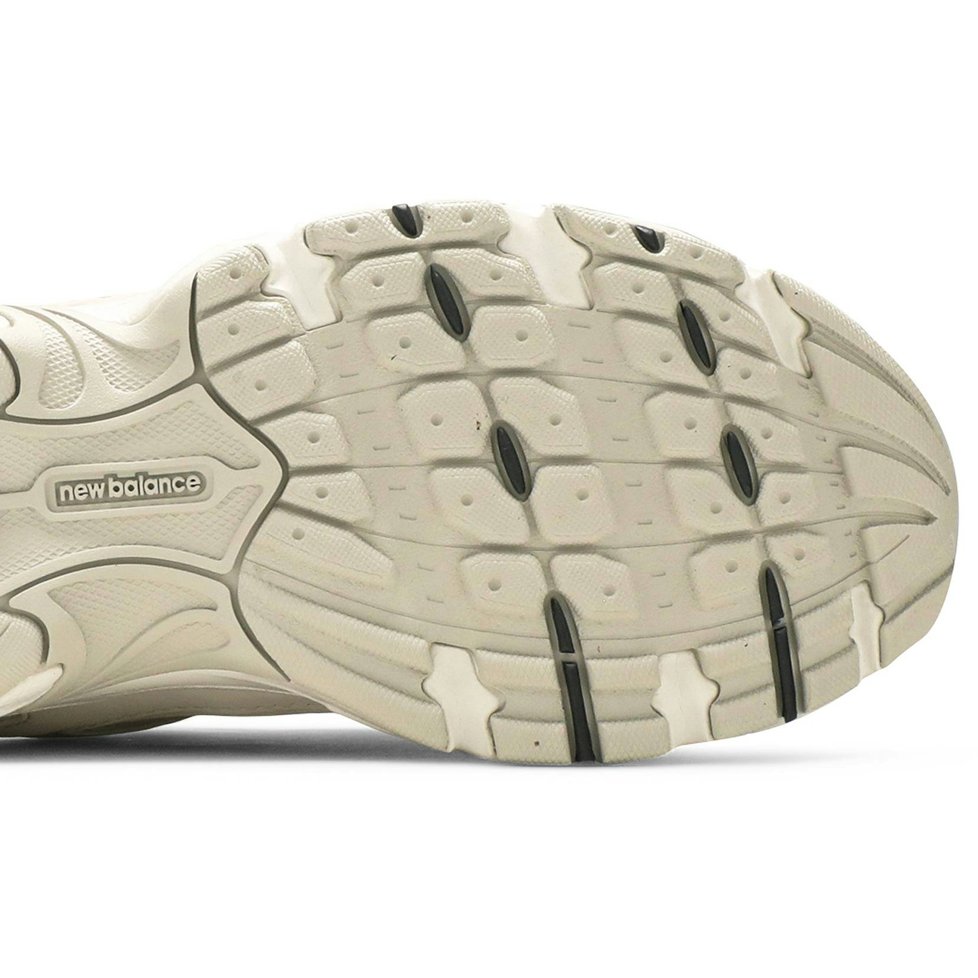 new-balance-530-ivory-mr530sh-mai6y.jpeg