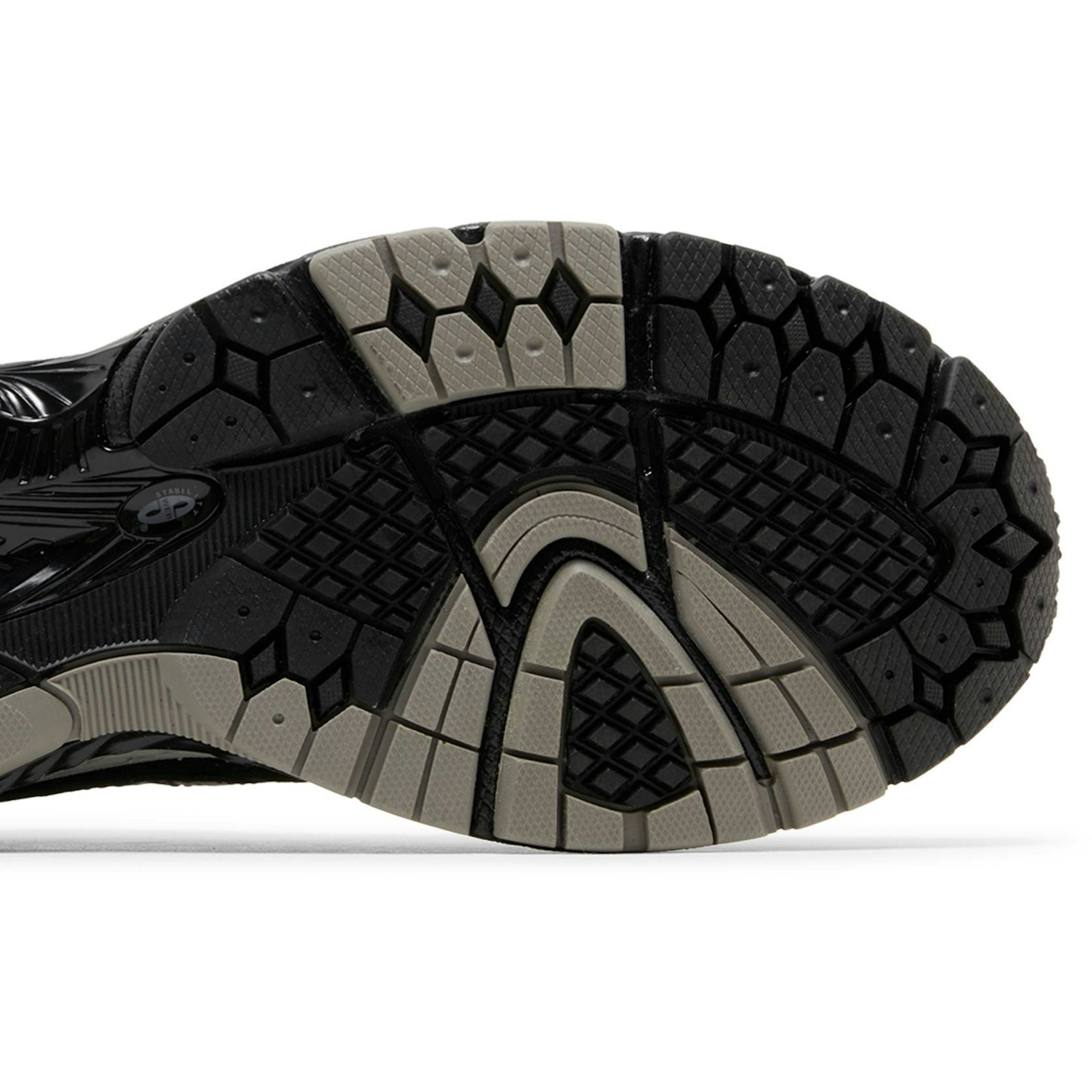 new-balance-860v2-black-grey-ml860xc-nicesnk-qr5a9.jpeg