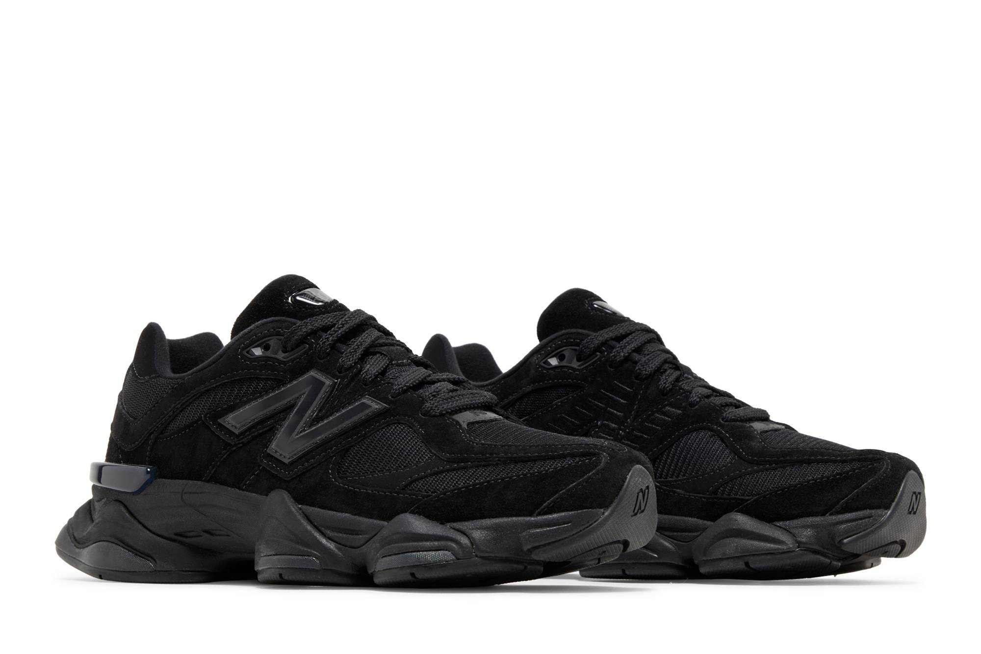 new-balance-9060-triple-black-u9060bpm-kl12u.jpeg