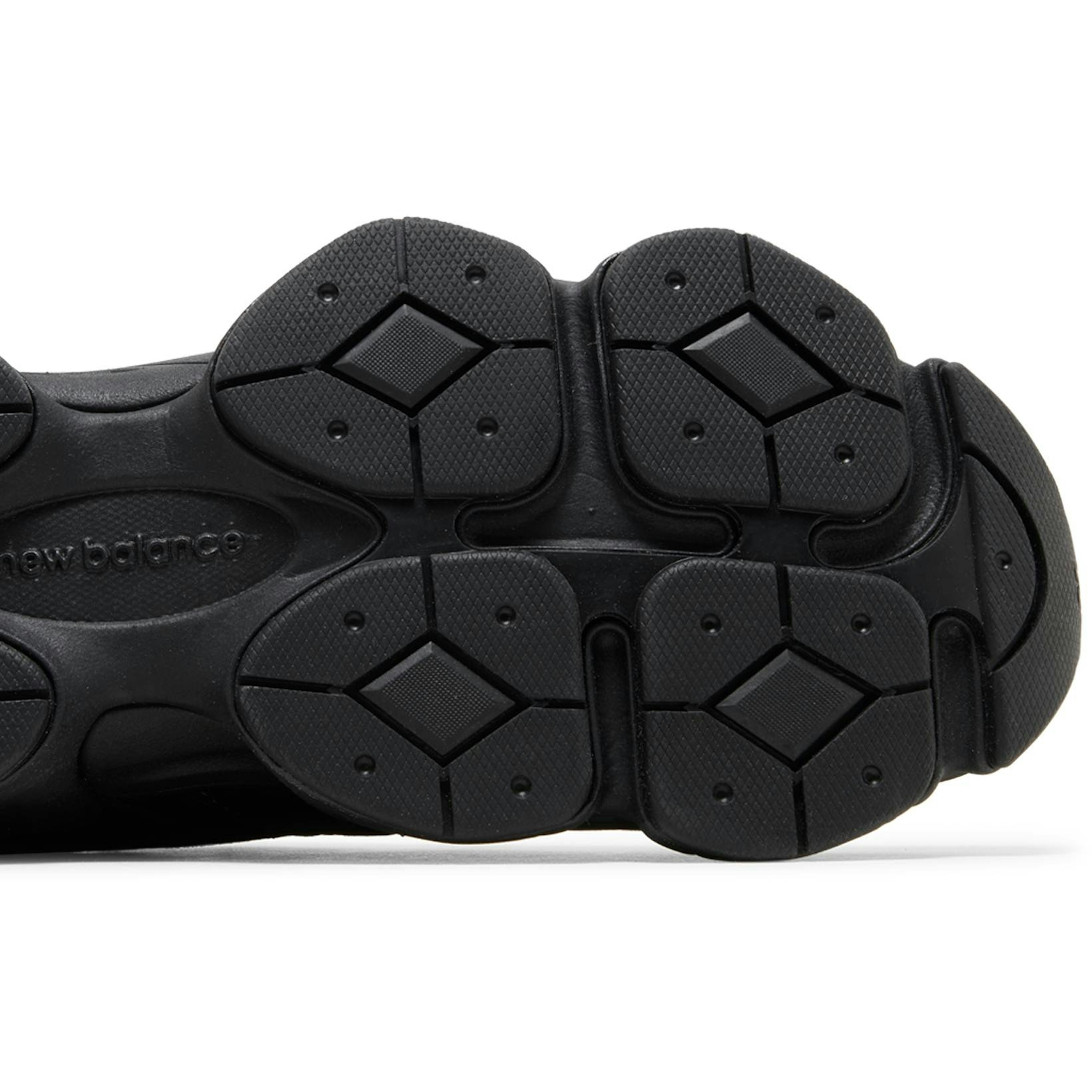 new-balance-9060-triple-black-u9060bpm-m5gol.jpeg