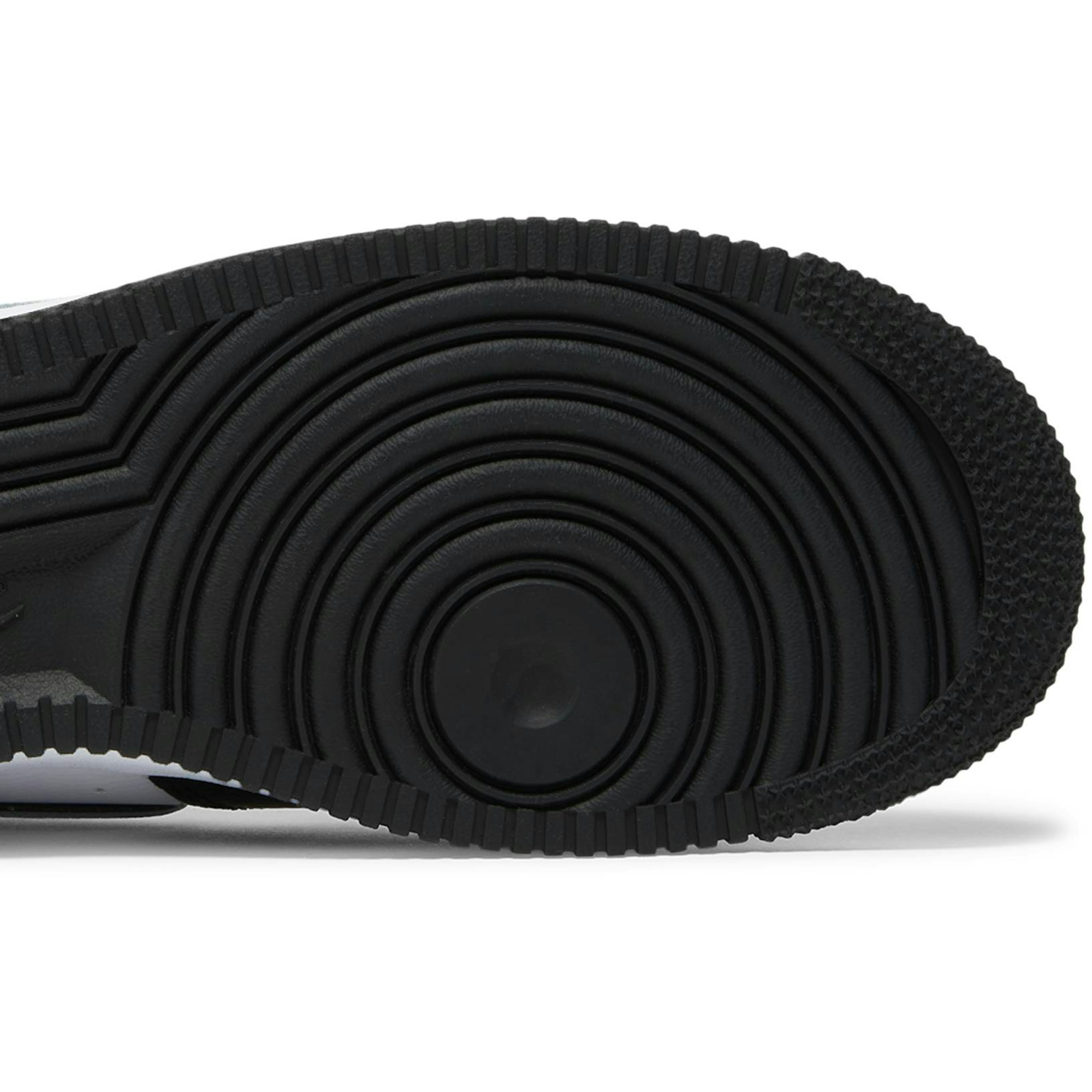 nike-air-force-1-low-07-lv8-panda-dx3115-100-wb1fw.jpeg