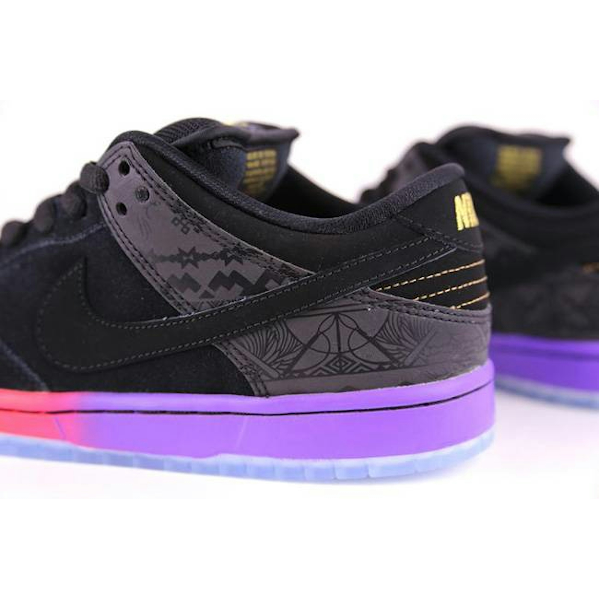 nike-sb-dunk-low-premium-qs-bhm-2014-504750-001-nicesnk-48wnz.jpeg