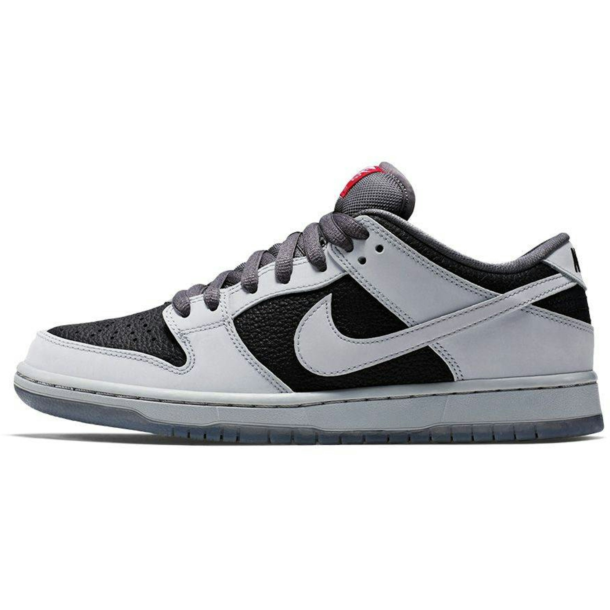 nike-sb-dunk-low-pro-35mm-camera-starp-504750-020-nicesnk-hccrs.jpeg