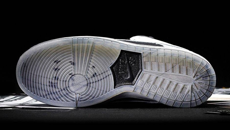nike-sb-dunk-low-pro-35mm-camera-starp-504750-020-nicesnk-sp0li.jpeg