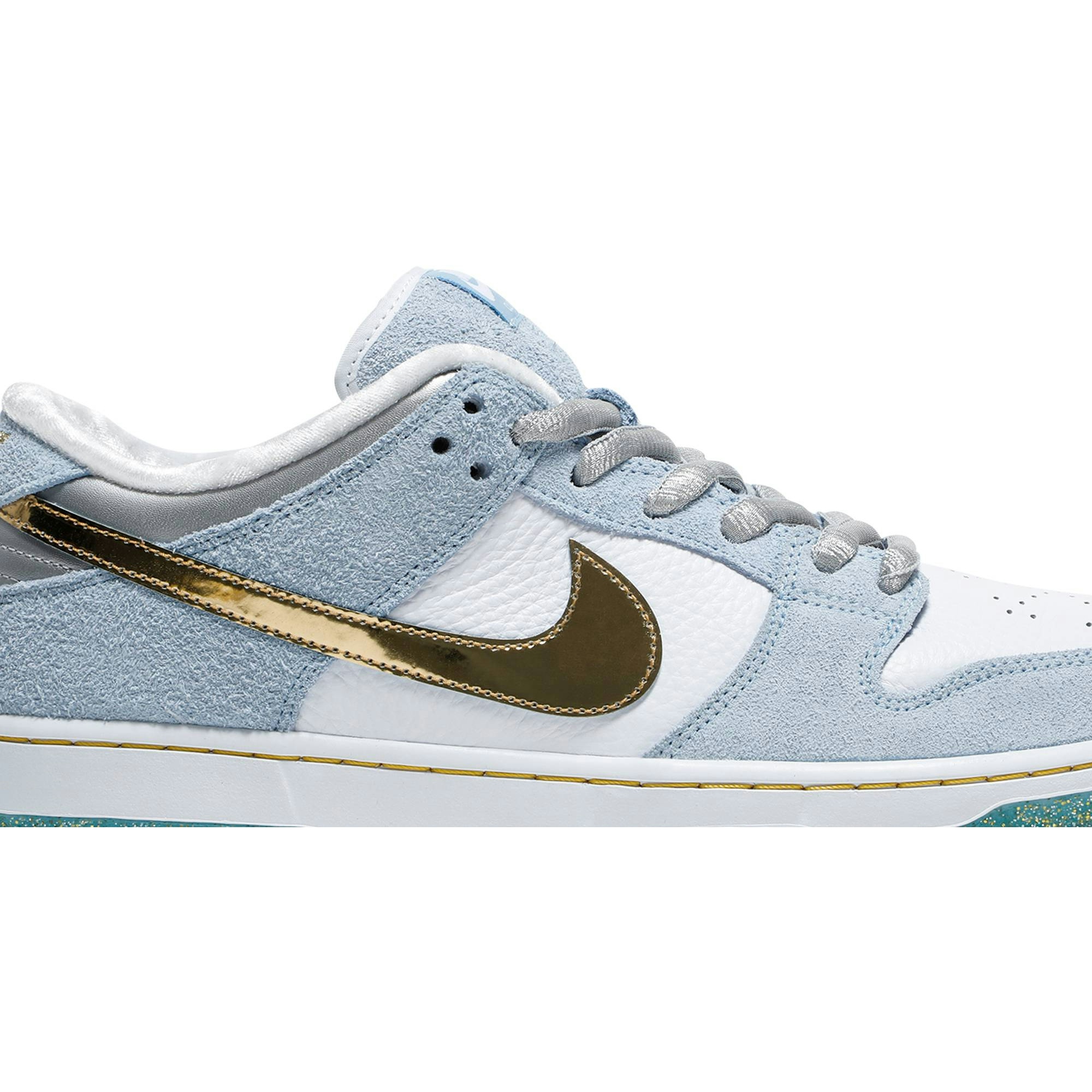 sean-cliver-x-nike-sb-dunk-low-holiday-special-dc9936-100-nicesnk-ptlne.jpeg