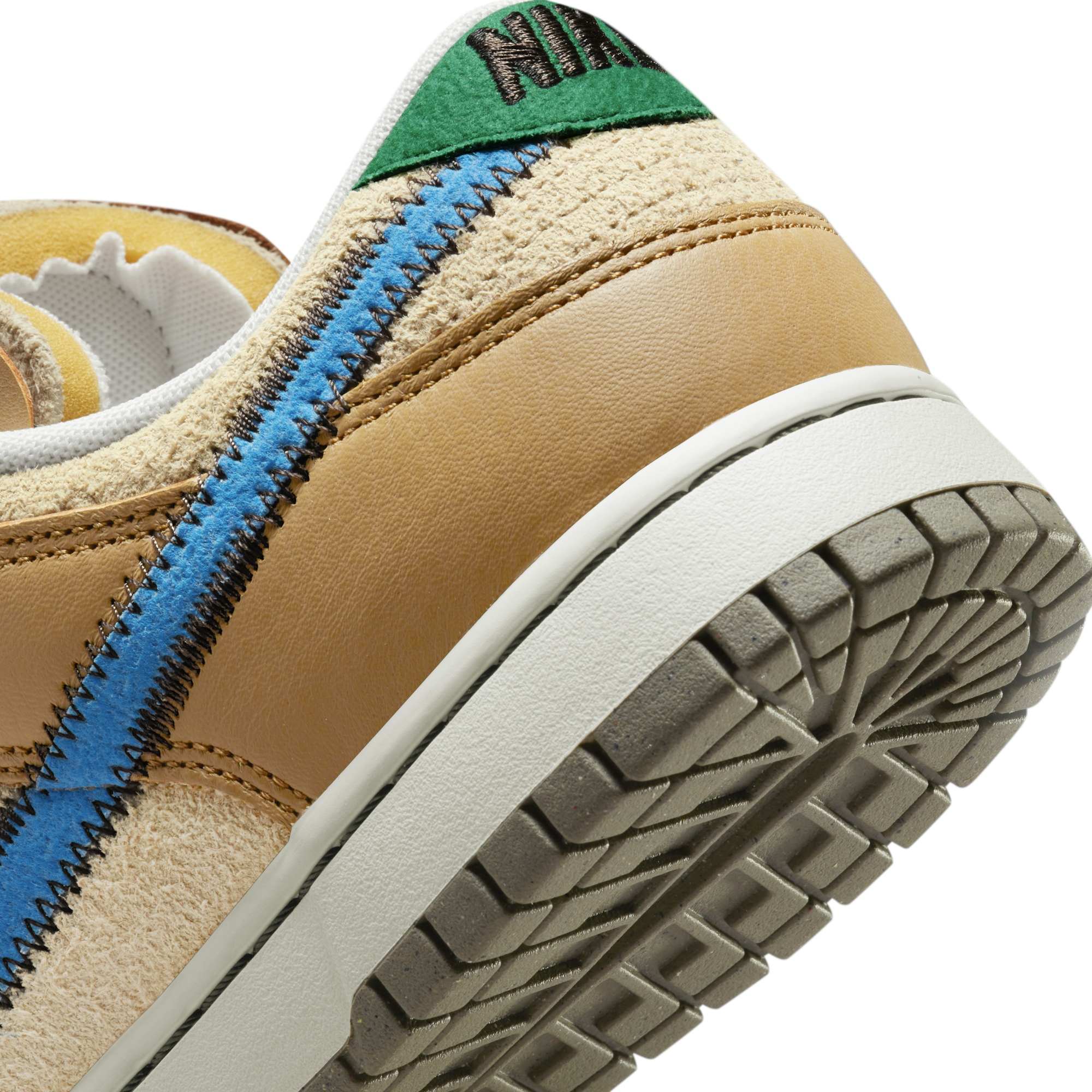 size-x-nike-dunk-low-dark-driftwood-do6712-200-nicesnk-tj3re.jpg