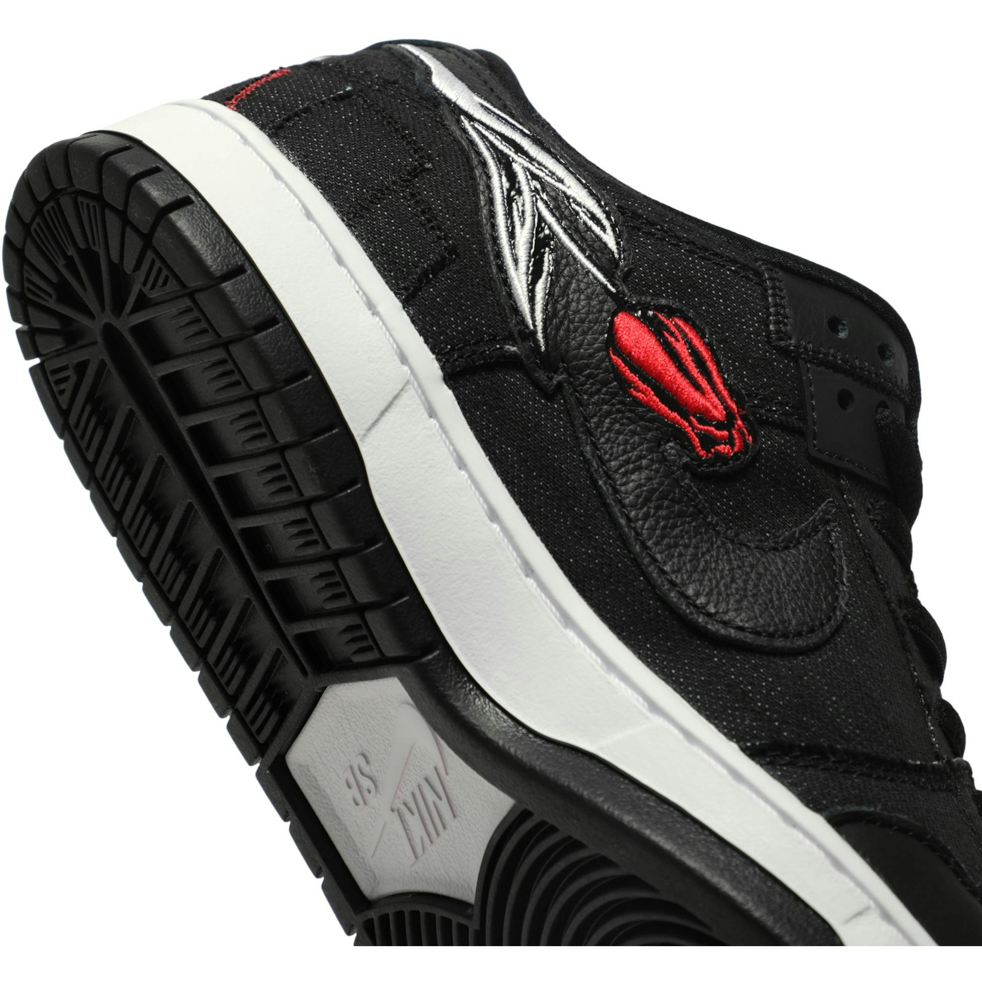 wasted-youth-x-nike-sb-dunk-low-black-denim-dd8386-001-izbfq.jpeg