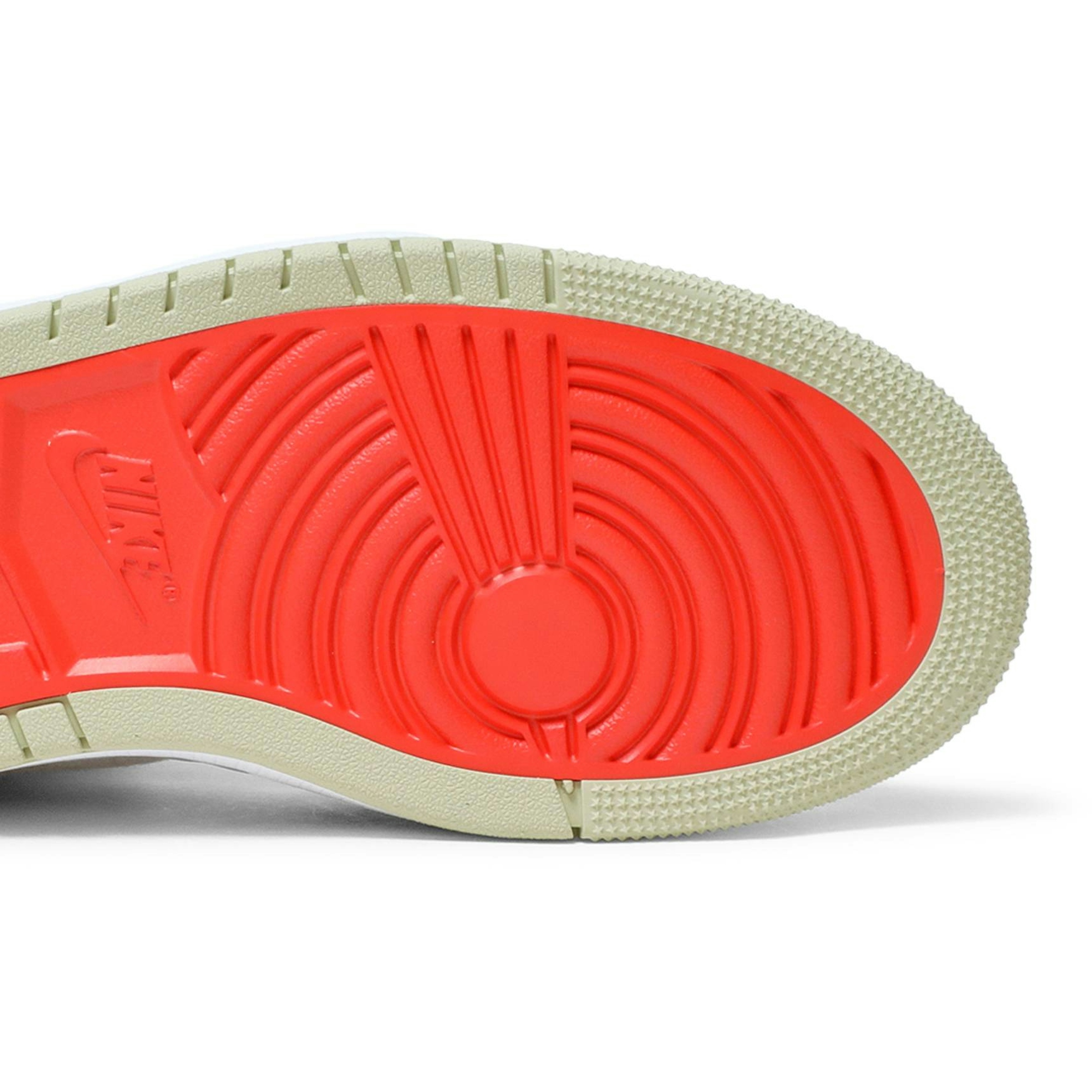 women-air-jordan-1-high-zoom-cmft-olive-aura-ct0979-102-nicesnk-sgab9.jpeg