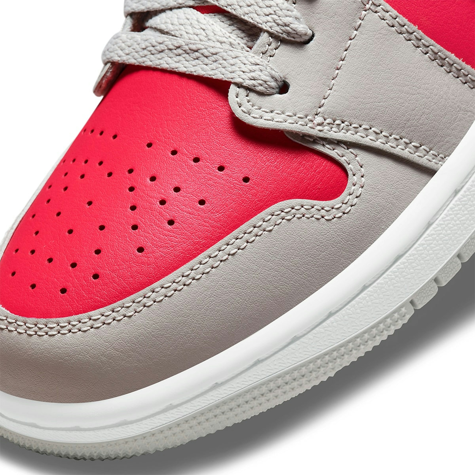 women-air-jordan-1-low-light-iron-ore-siren-red-dc0774-060-4ghus.jpeg