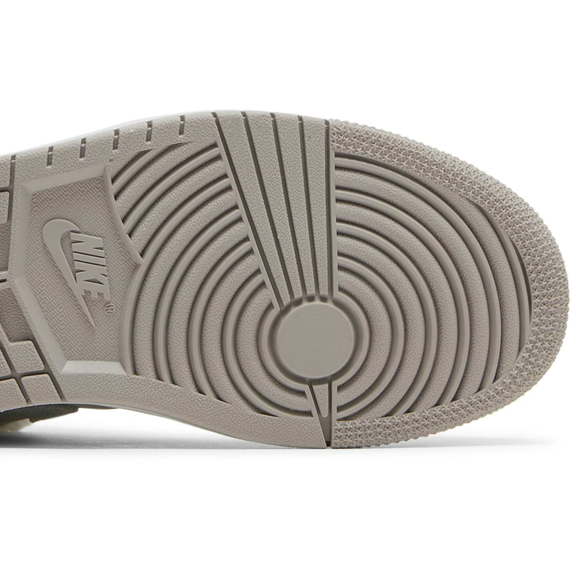 women-air-jordan-1-low-se-sherpa-fleece-do0750-002-c18q4.jpeg