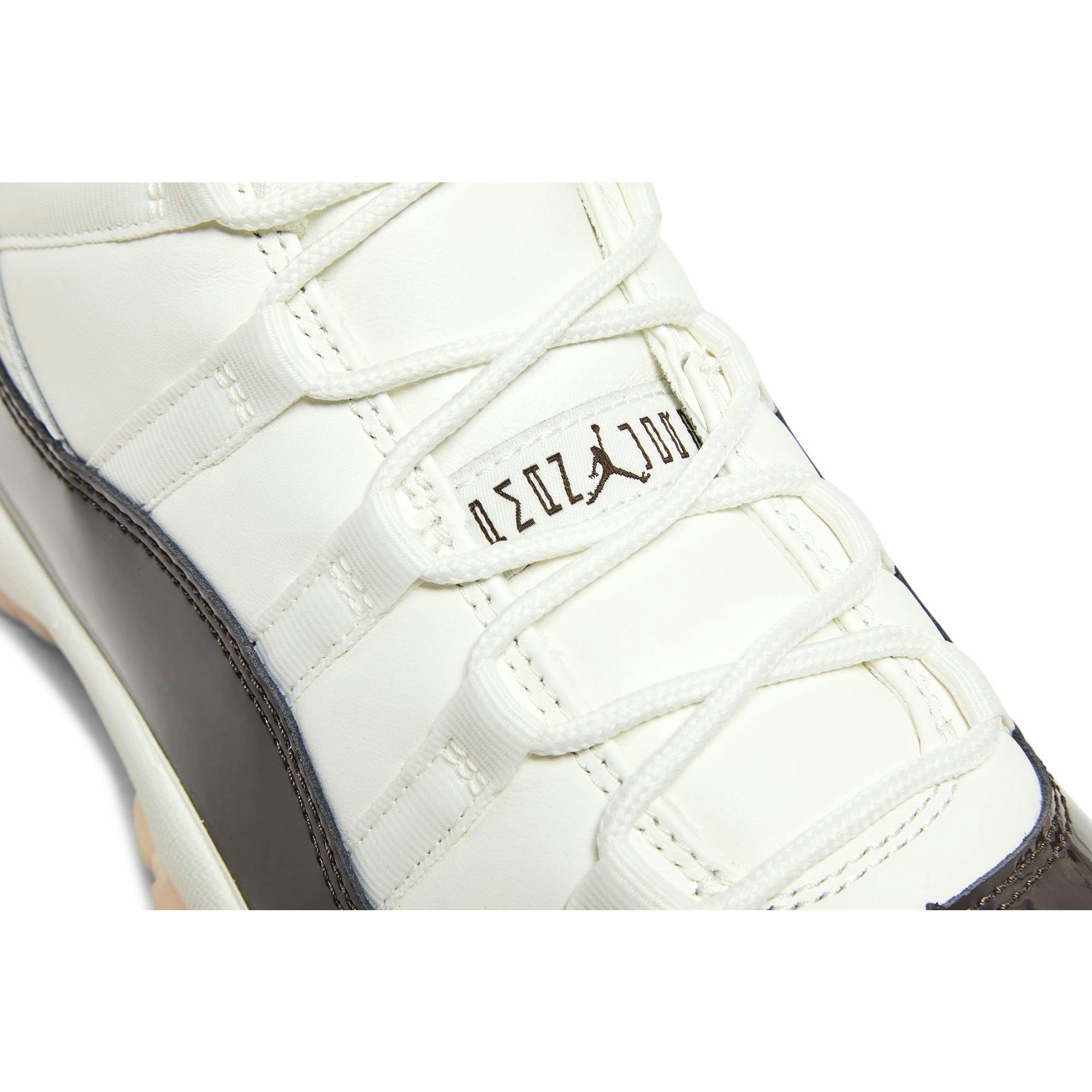 women-air-jordan-11-neapolitan-ar0715-101-fvcit.jpeg