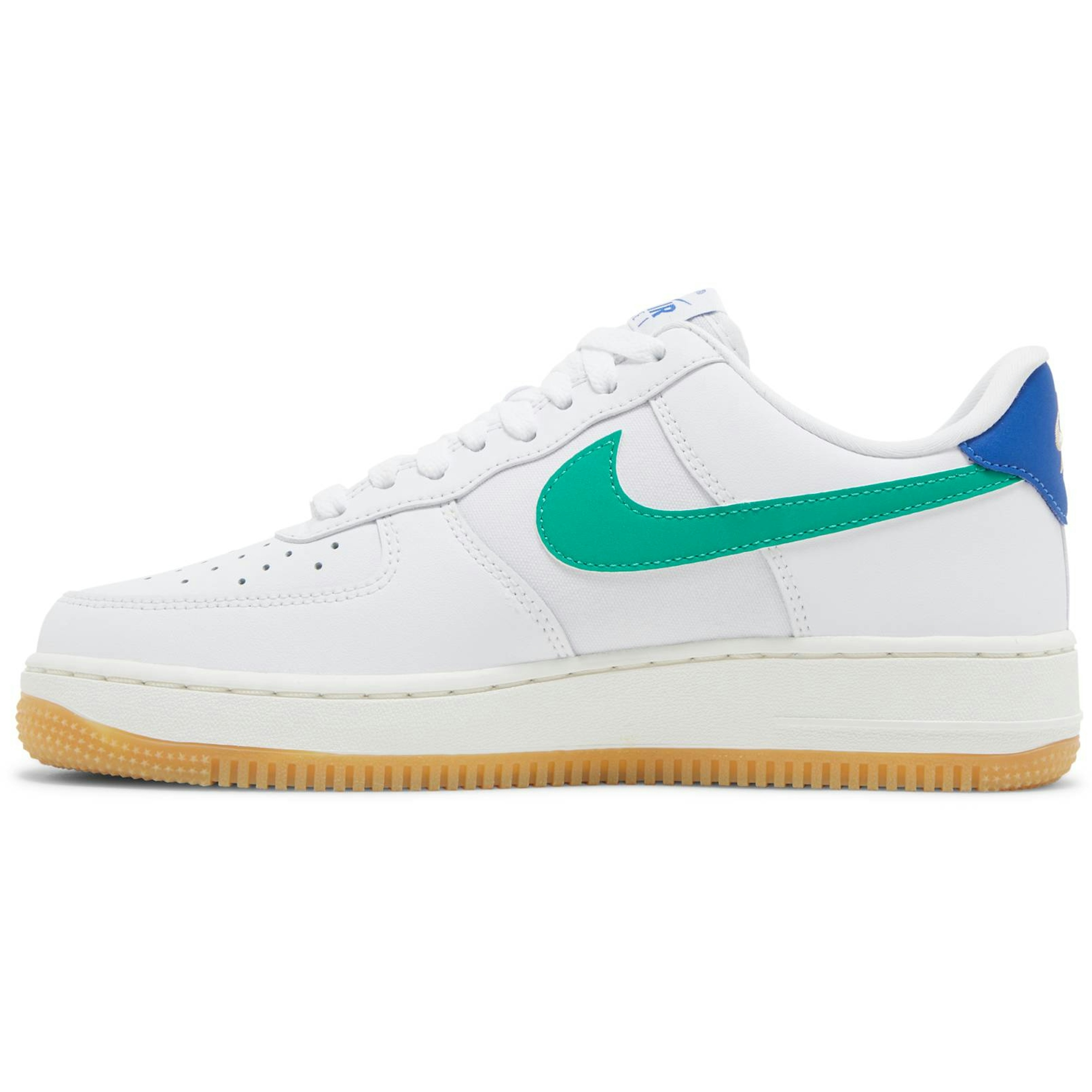 women-nike-air-force-1-07-white-stadium-green-dd8959-110-vvqqg.jpeg