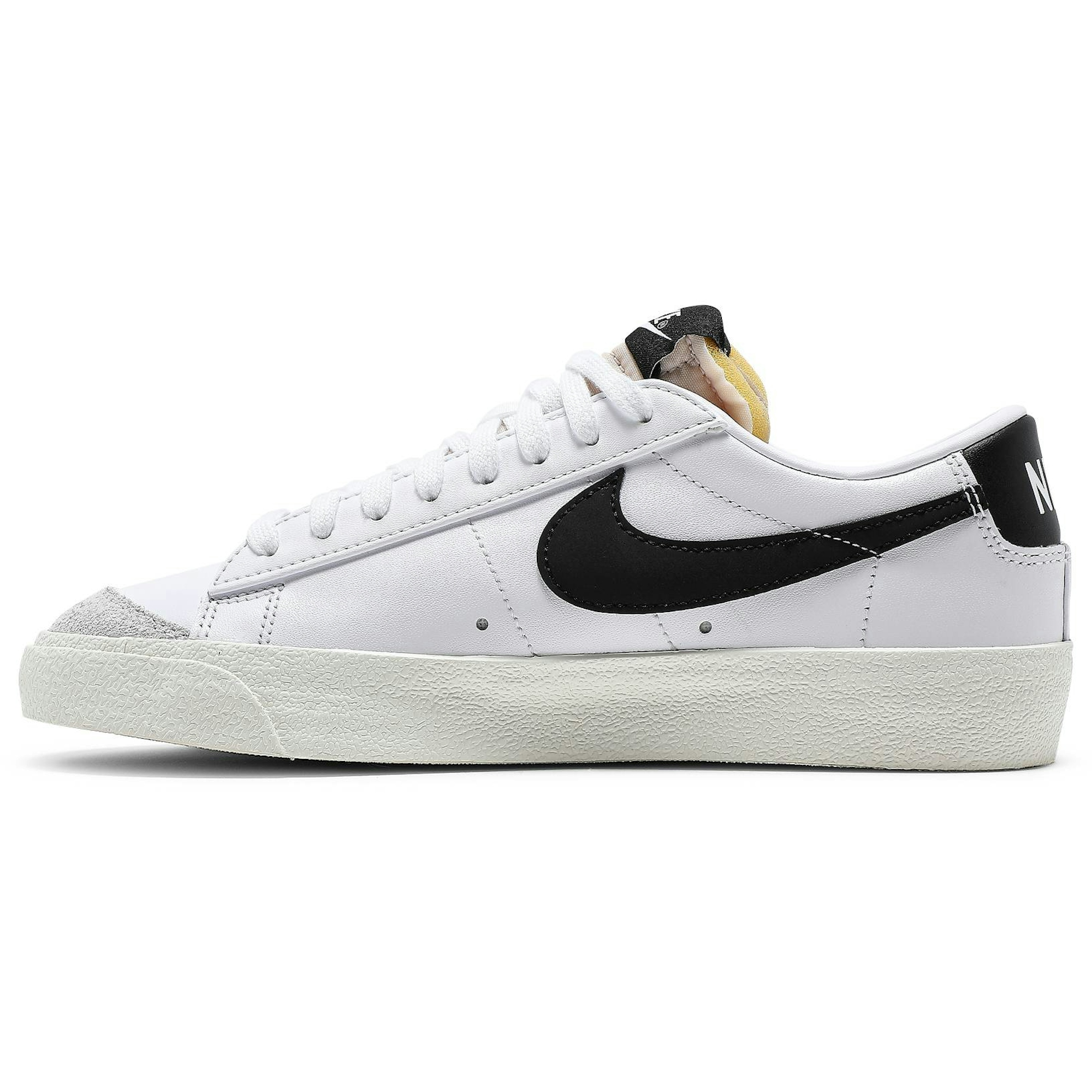 women-nike-blazer-low-77-white-black-dc4769-102-6ofl7.jpeg