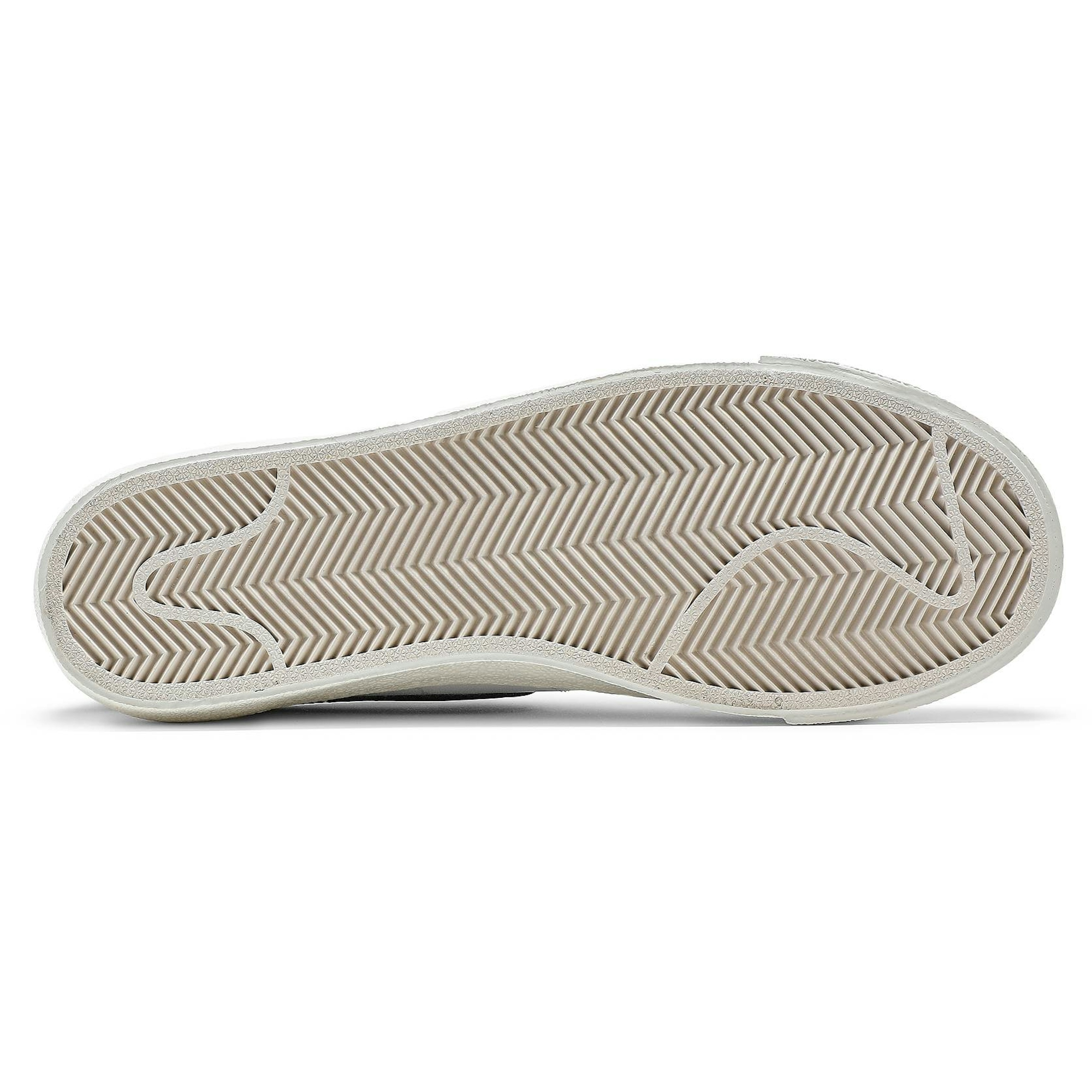 women-nike-blazer-low-77-white-black-dc4769-102-e8ekp.jpeg