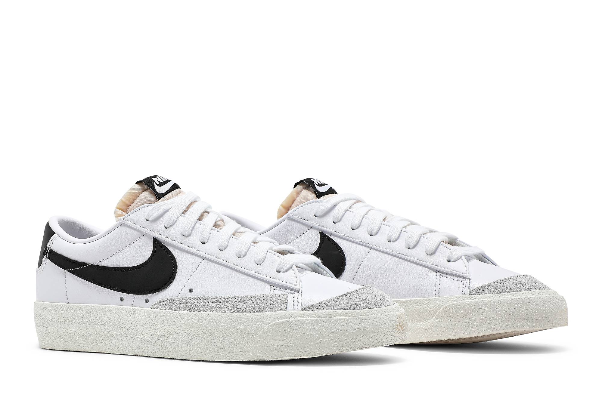 women-nike-blazer-low-77-white-black-dc4769-102-qpjgg.jpeg