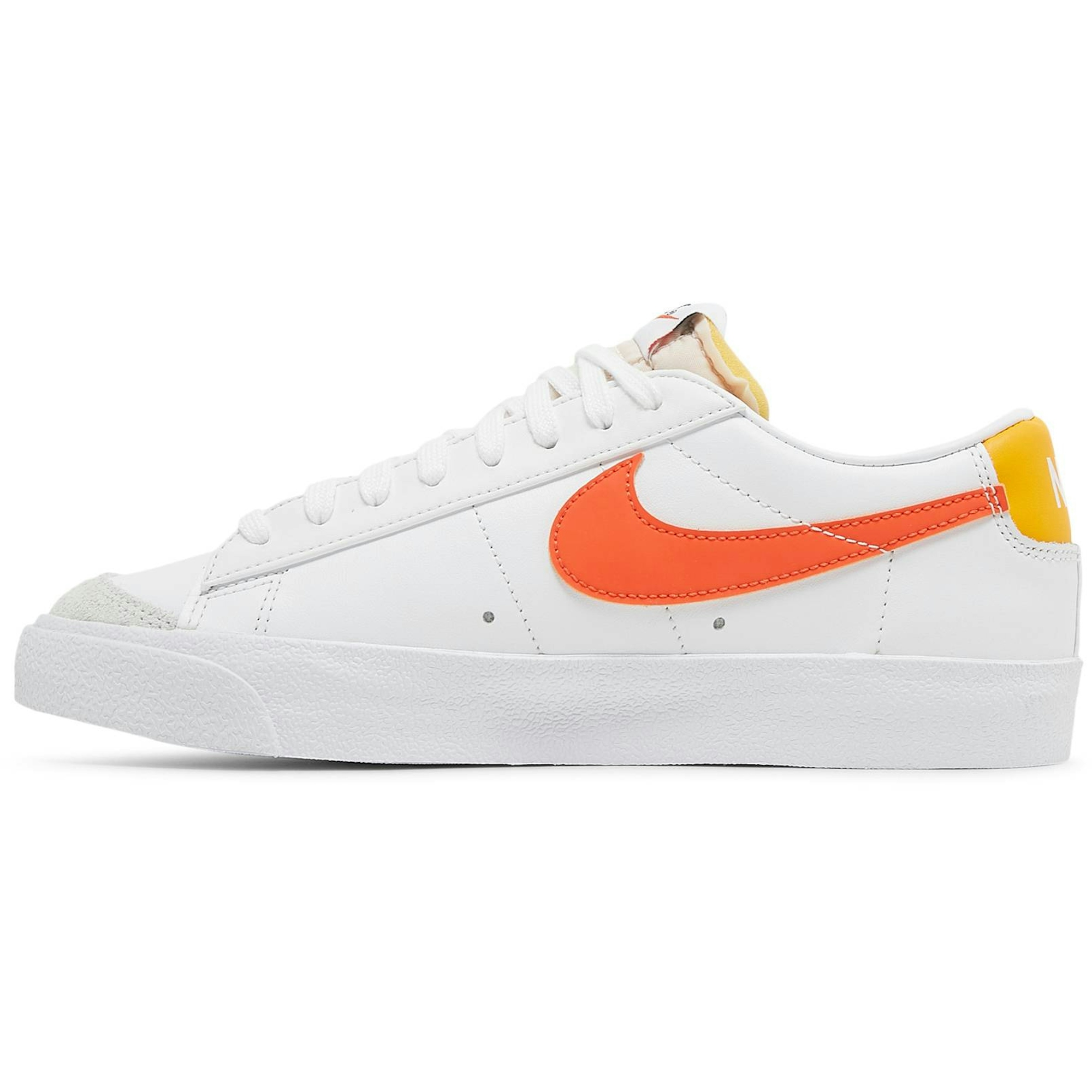women-nike-blazer-low-77-white-orange-dc4769-105-b0xtk.jpeg