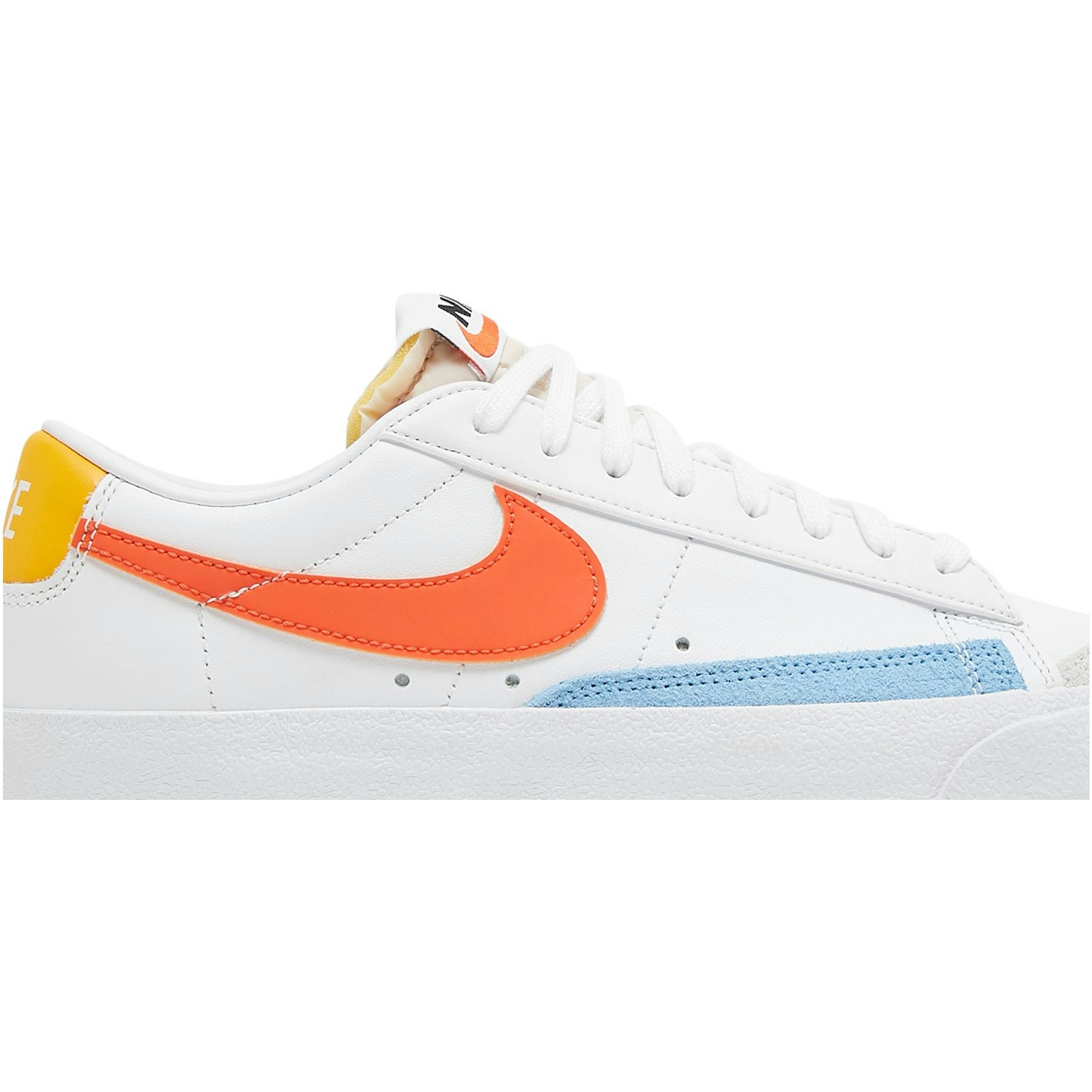 women-nike-blazer-low-77-white-orange-dc4769-105-onixp.jpeg