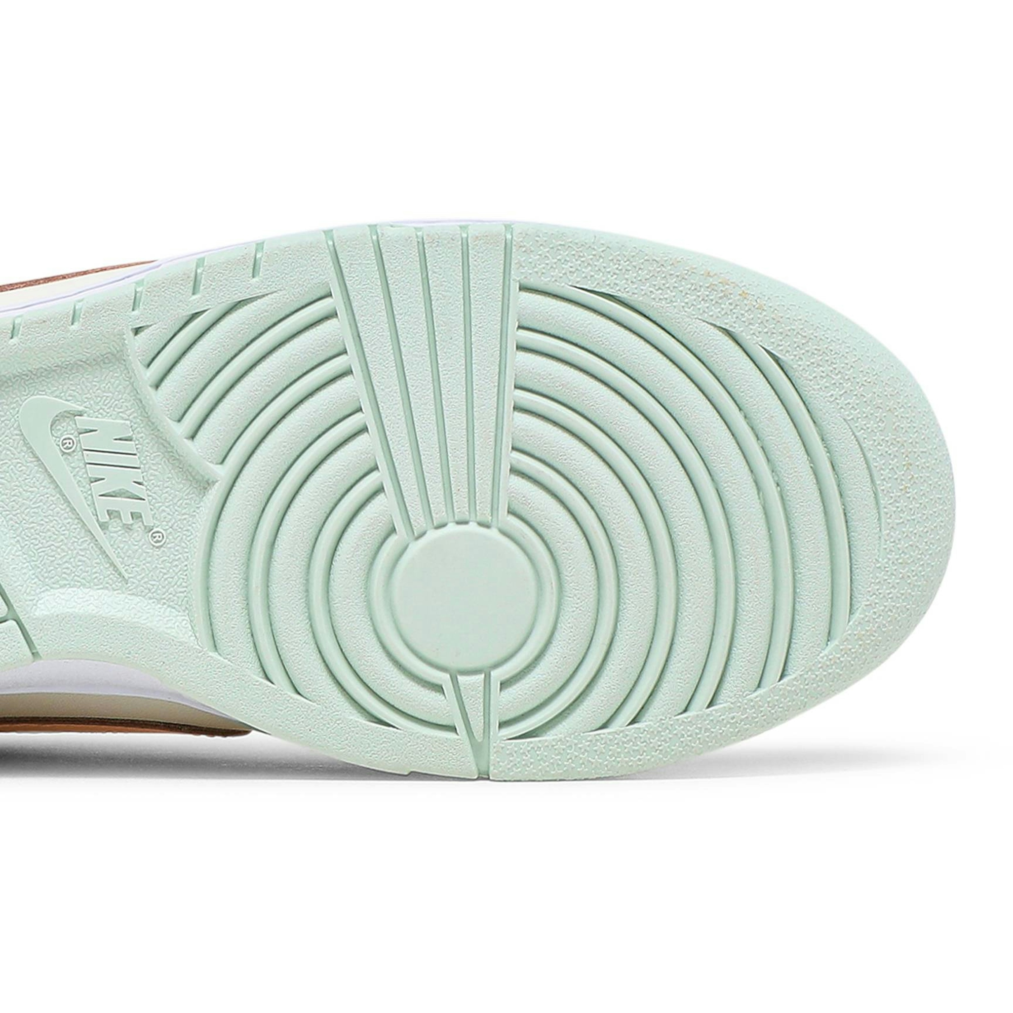 women-nike-dunk-low-barely-green-dd1503-104-ry5i7.jpeg