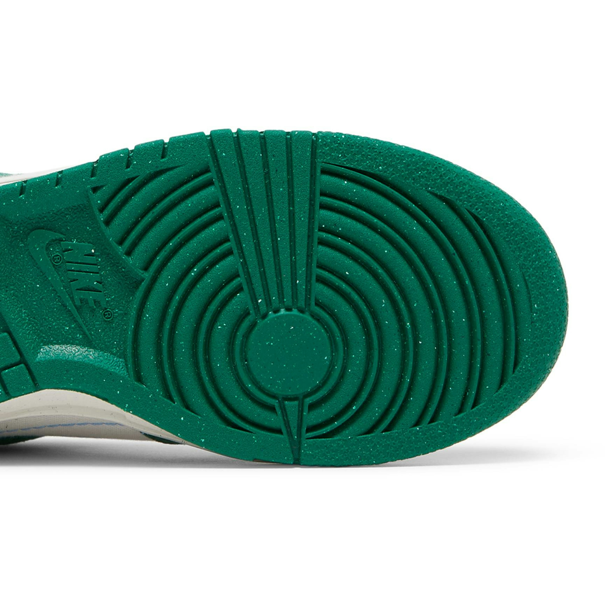 women-nike-dunk-low-disrupt-2-malachite-dh4402-001-vfirz.jpeg
