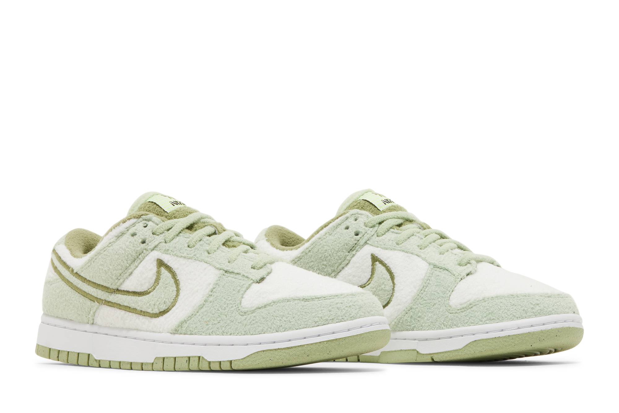 women-nike-dunk-low-fleece-honeydew-dq7579-300-mrjov.jpeg