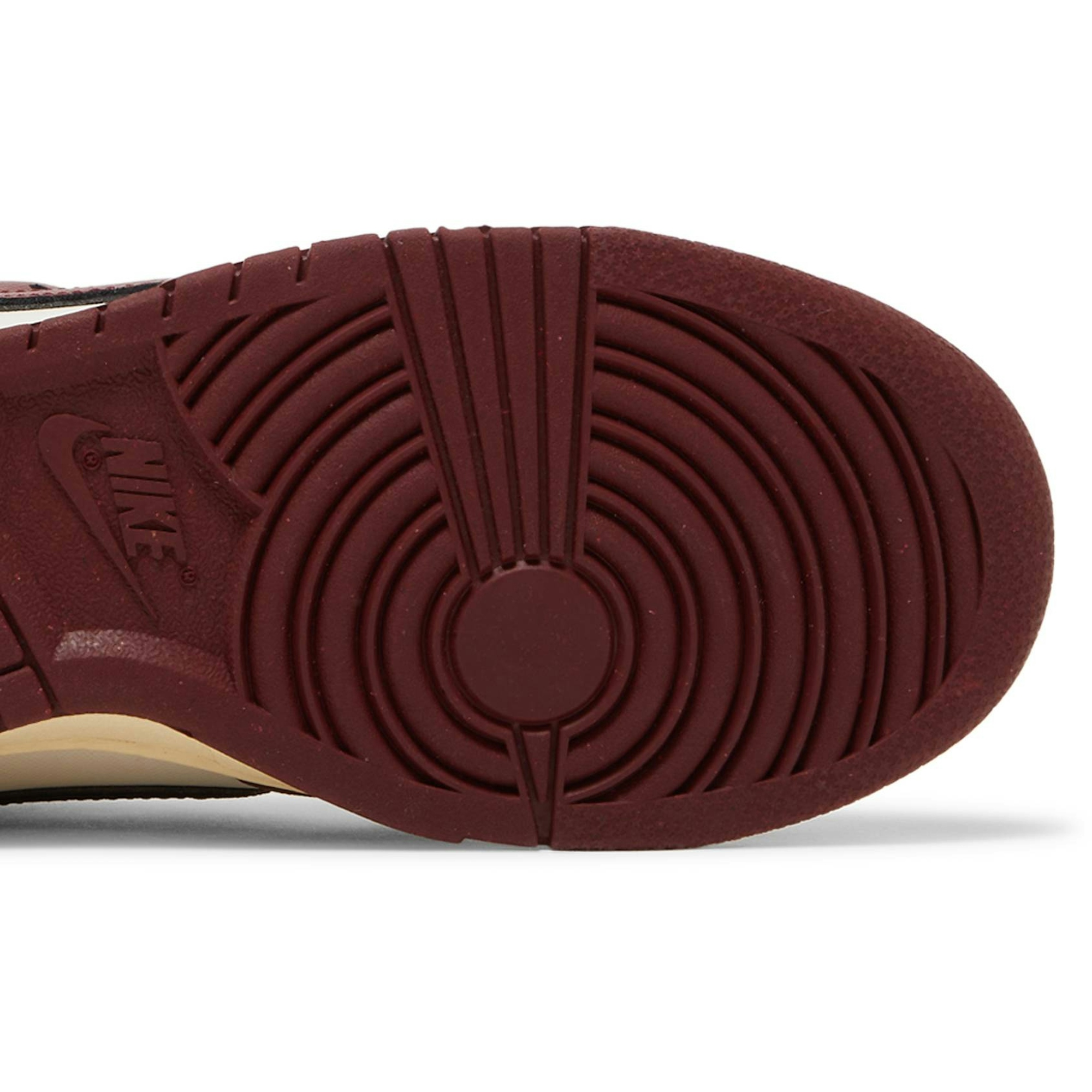 women-nike-dunk-low-se-just-do-it-team-red-dv1160-101-nicesnk-whujs.jpeg