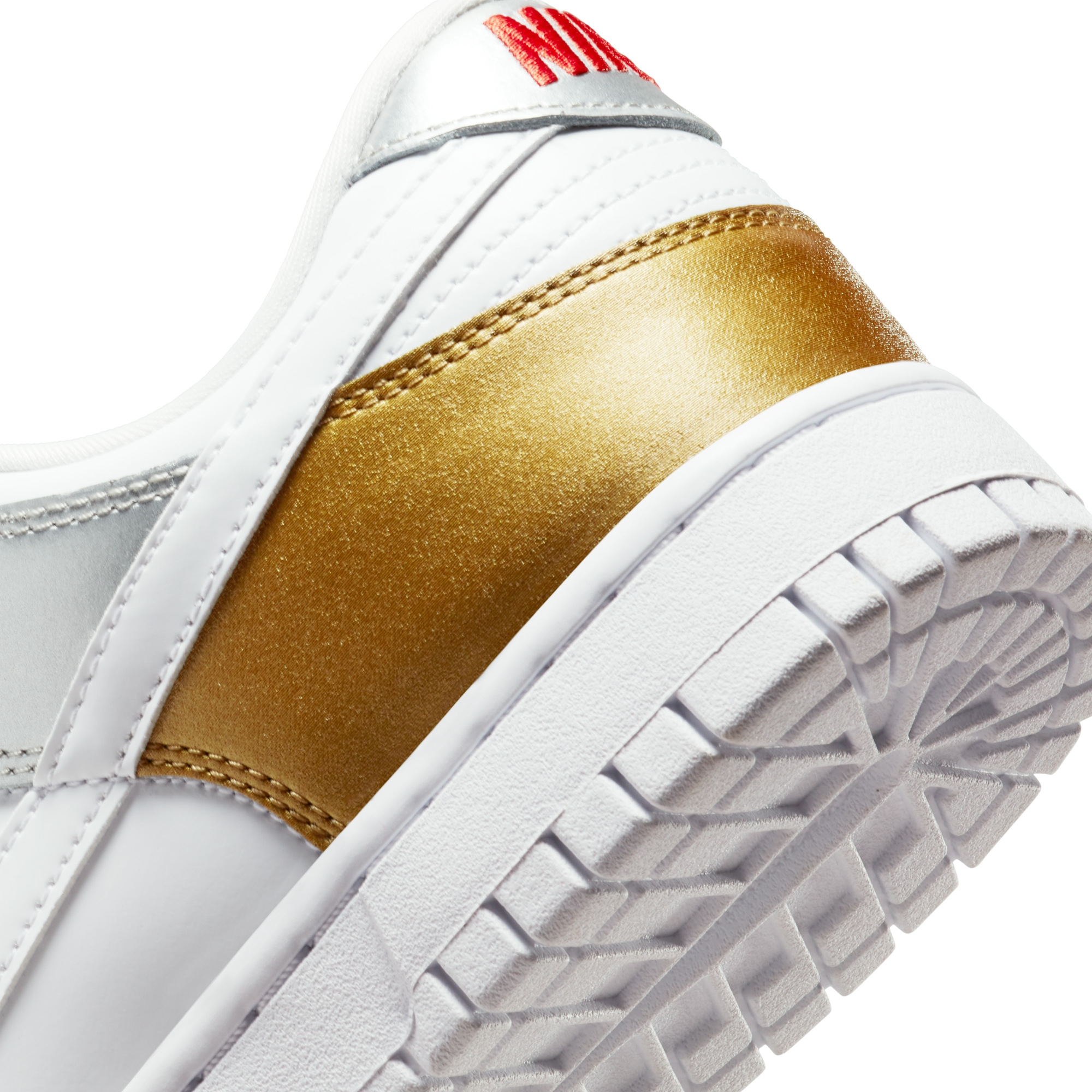 women-nike-dunk-low-se-white-metallic-gold-silver-dh4403-700-dl7fw.jpg