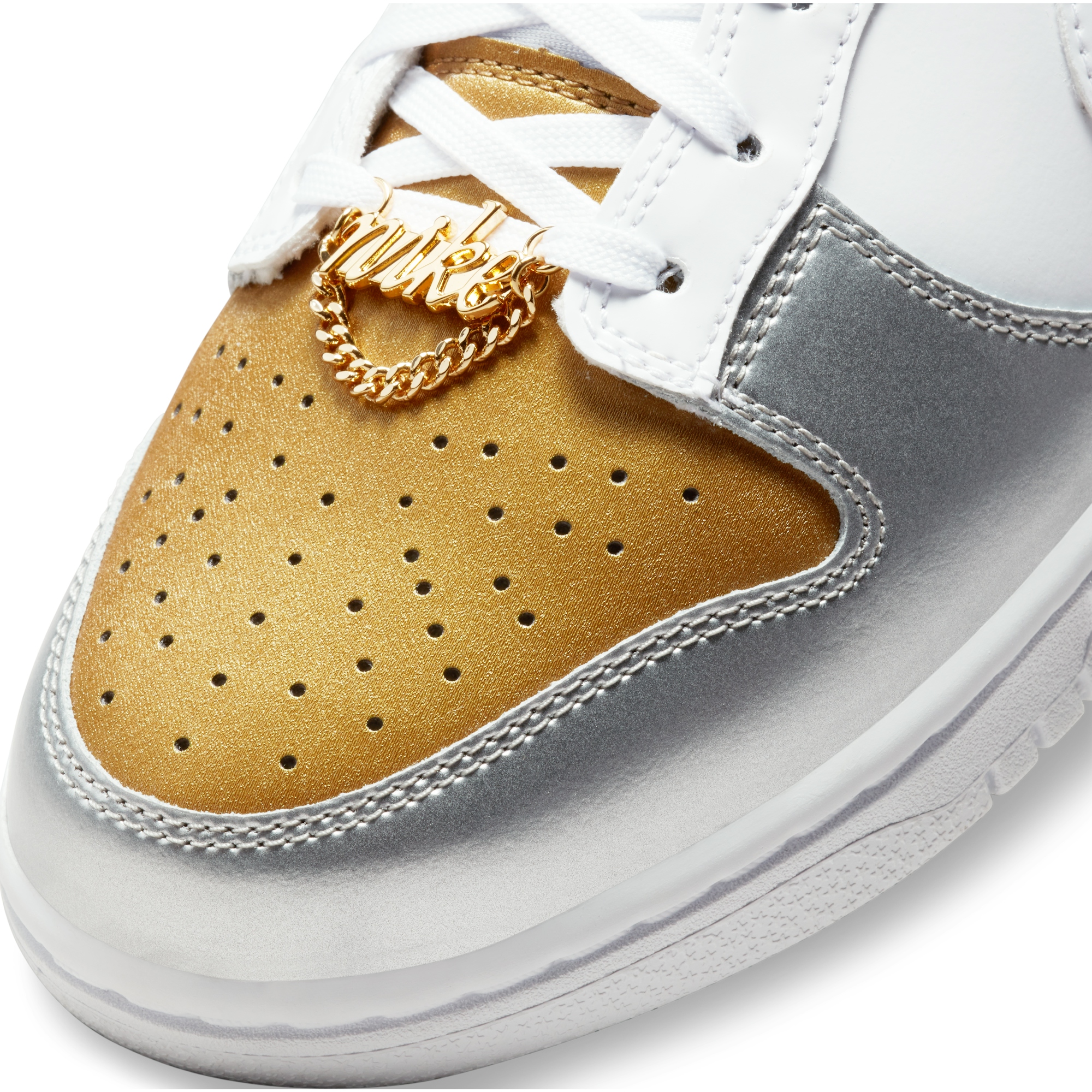 women-nike-dunk-low-se-white-metallic-gold-silver-dh4403-700-tyuka.jpg