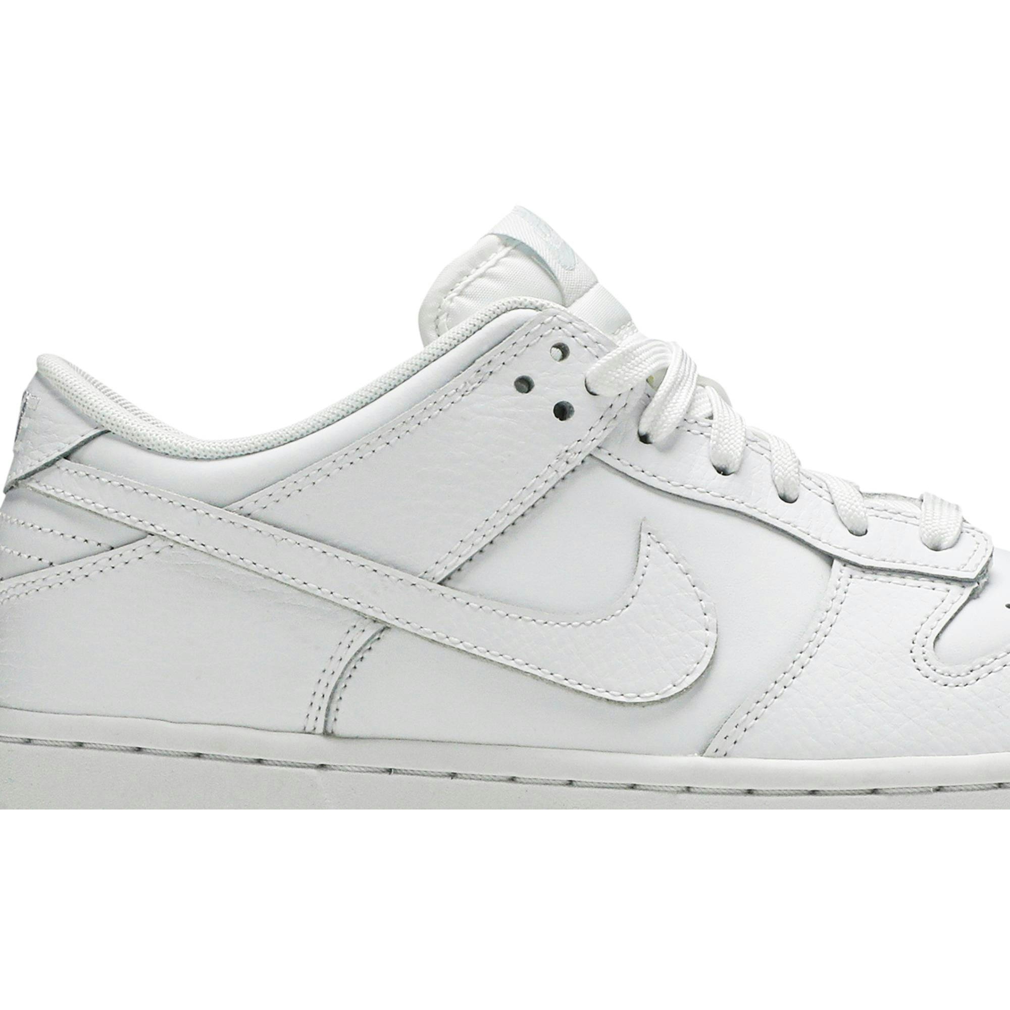 women-nike-dunk-low-white-gum-311369-100-bahmq.jpeg