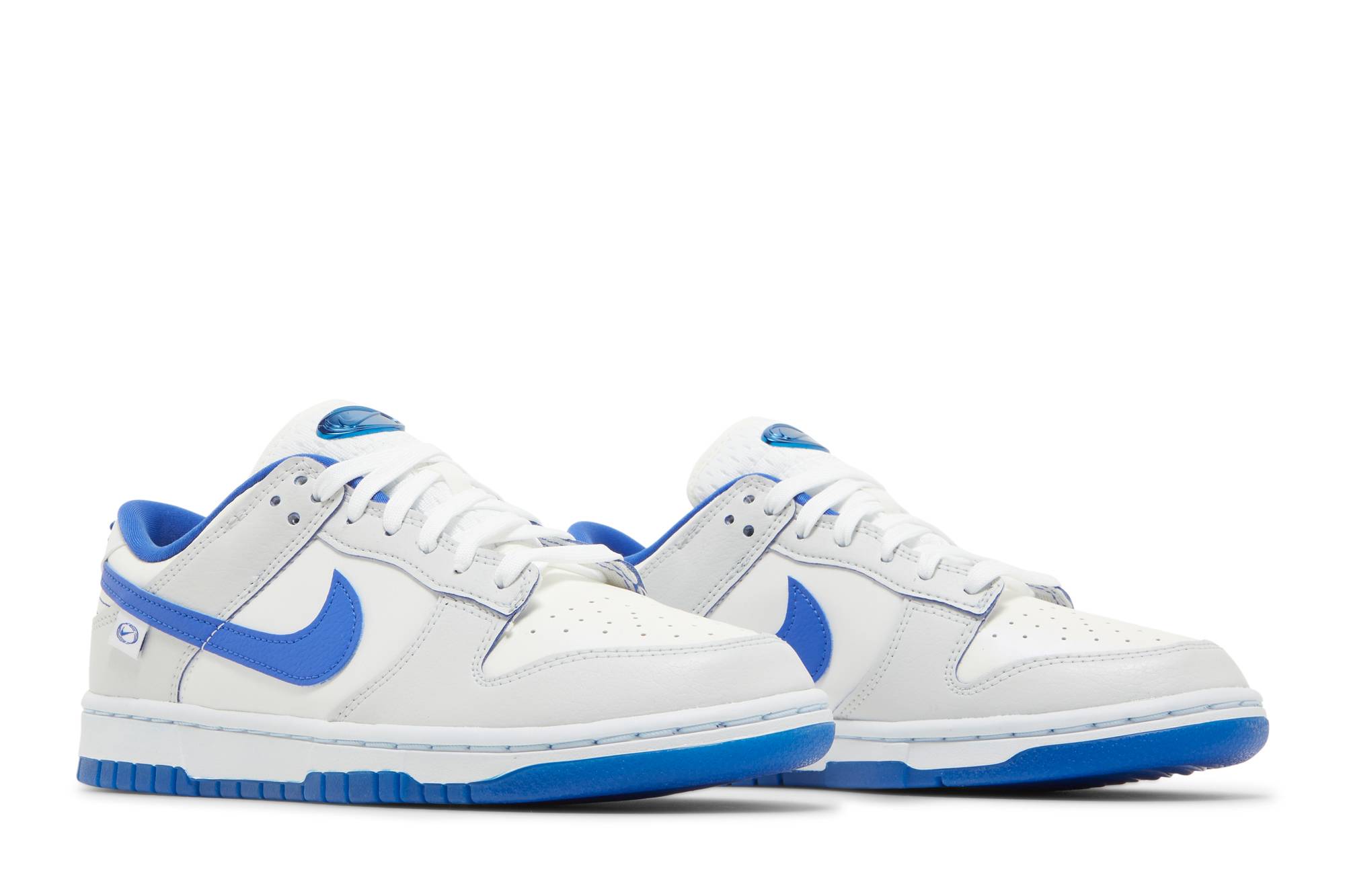 women-nike-dunk-low-worldwide-pack-white-game-royal-fb1841-110-nicesnk-mpwtw.jpeg